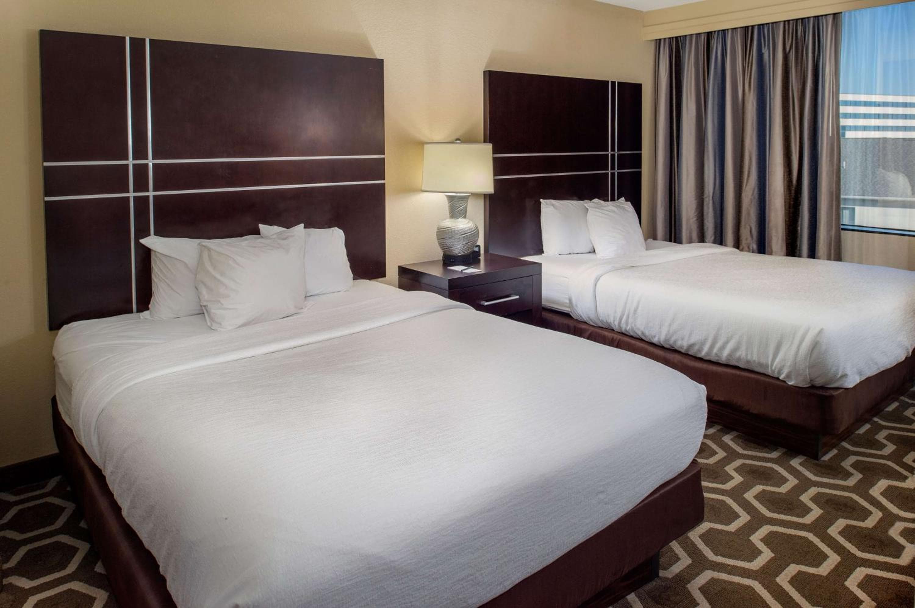 Embassy Suites by Hilton St Louis Airport