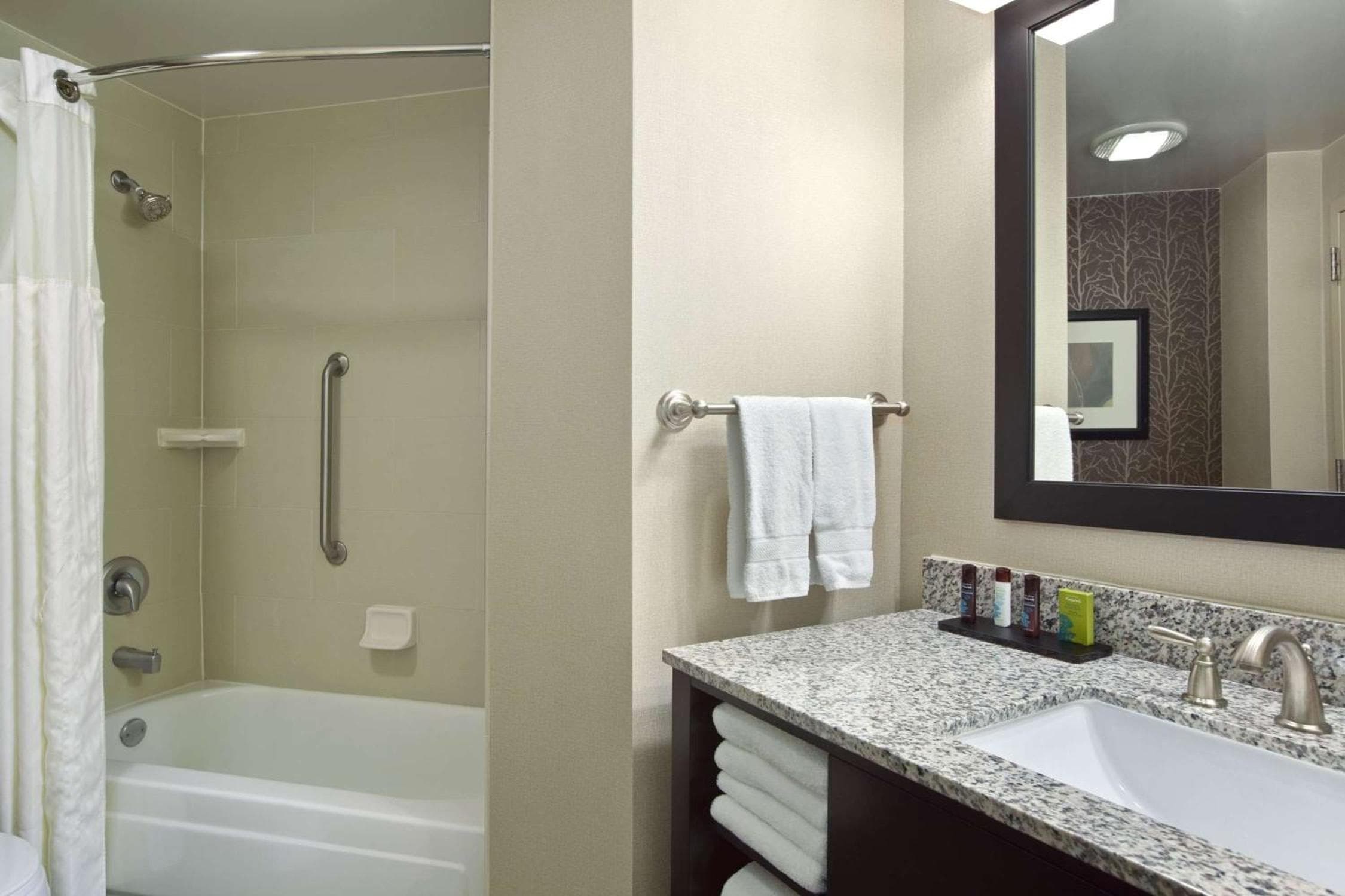Embassy Suites by Hilton St Louis Airport