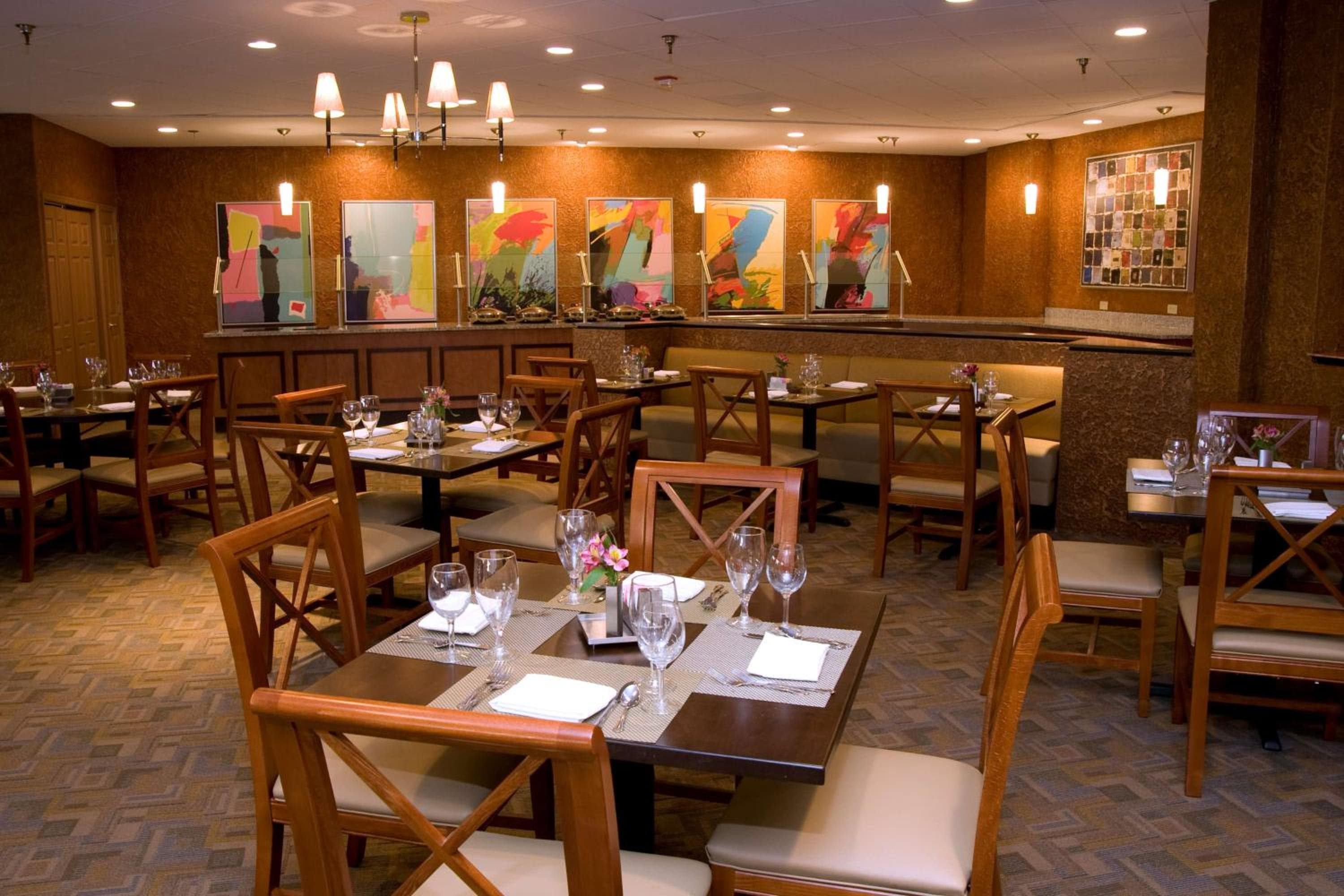 DoubleTree by Hilton St. Louis at Westport