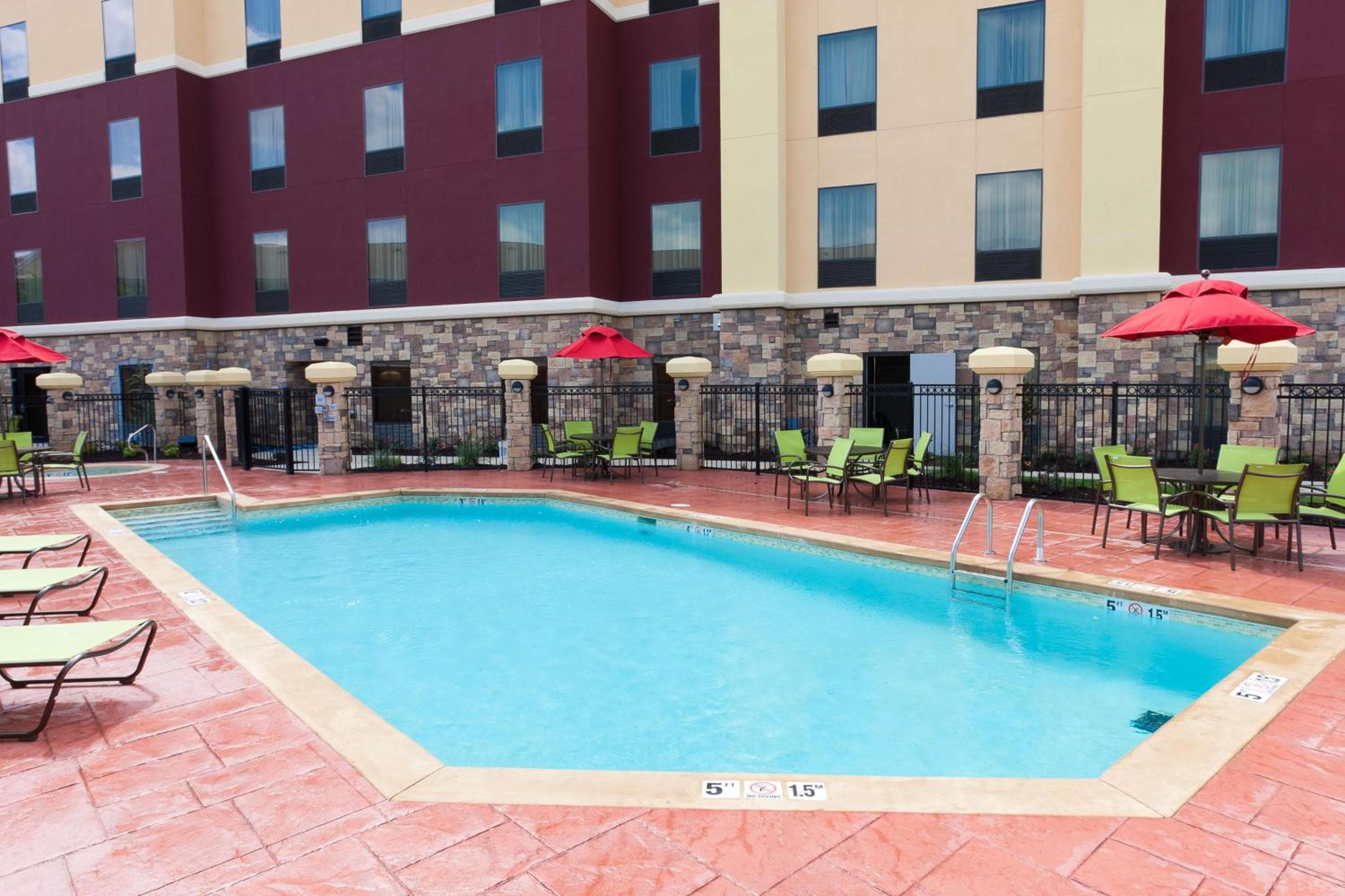 Hampton Inn and Suites Tulsa Central