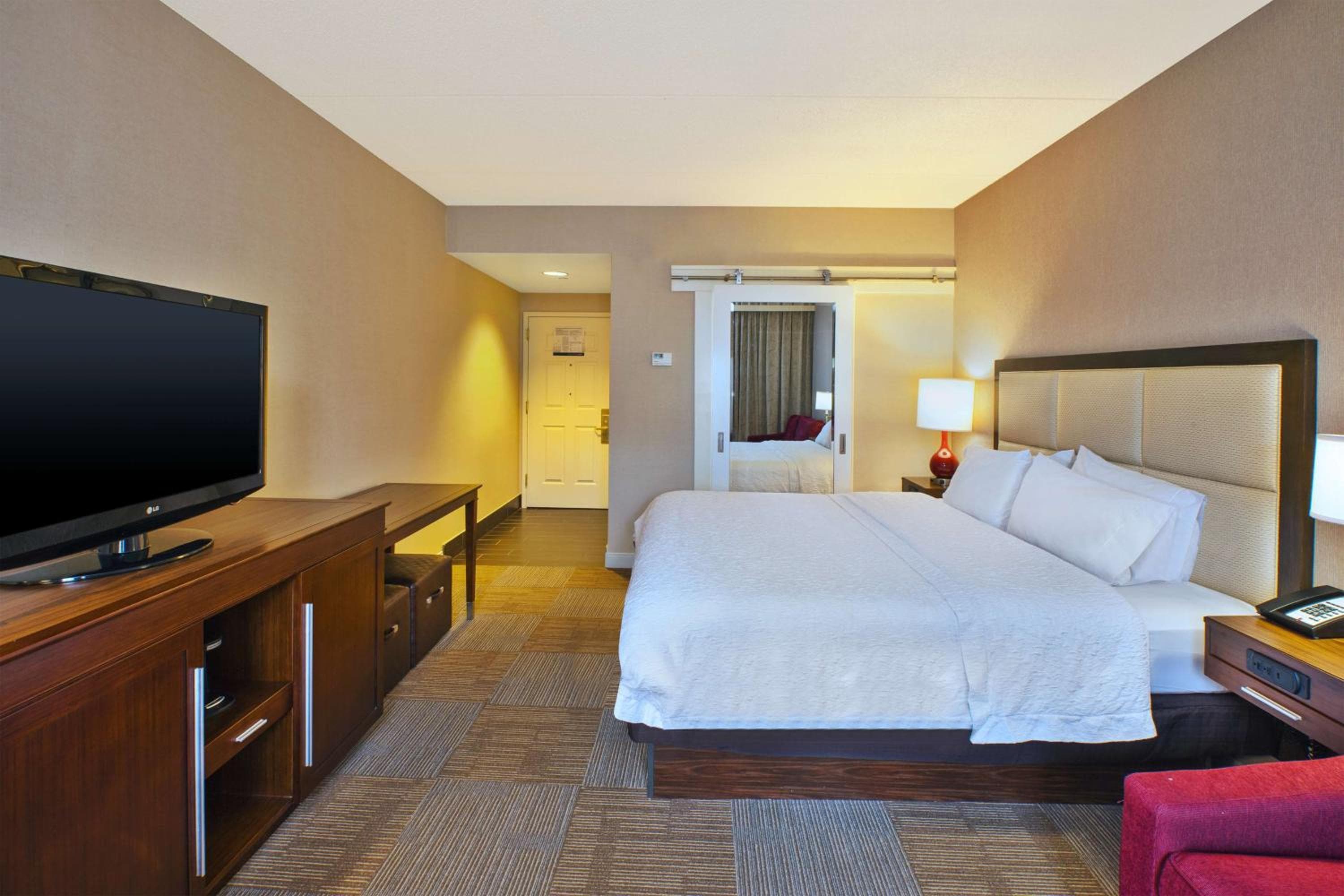 Hampton Inn & Suites Providence-Warwick Airport