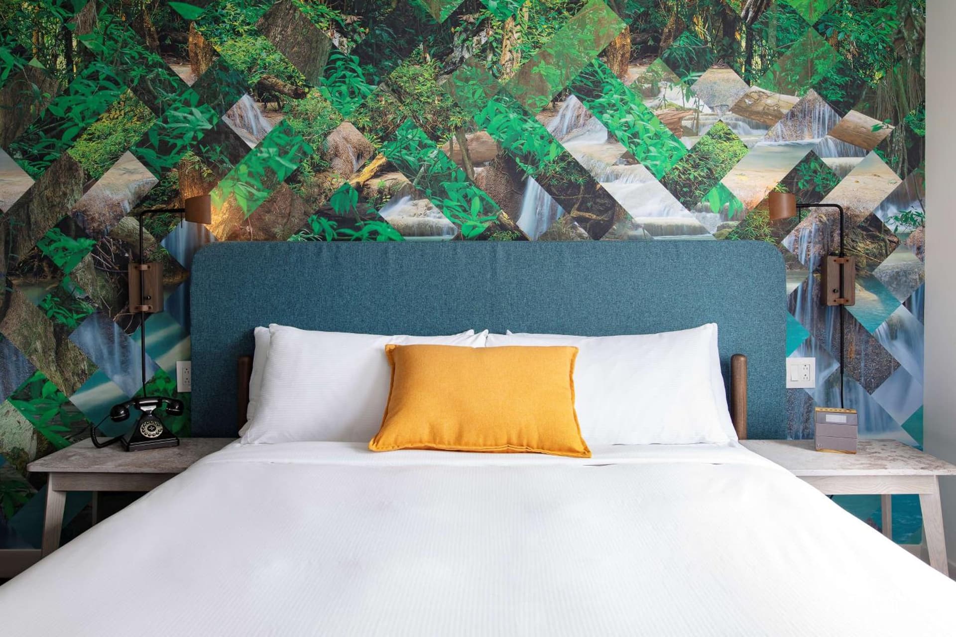 Canvas Moncton, Tapestry Collection By Hilton