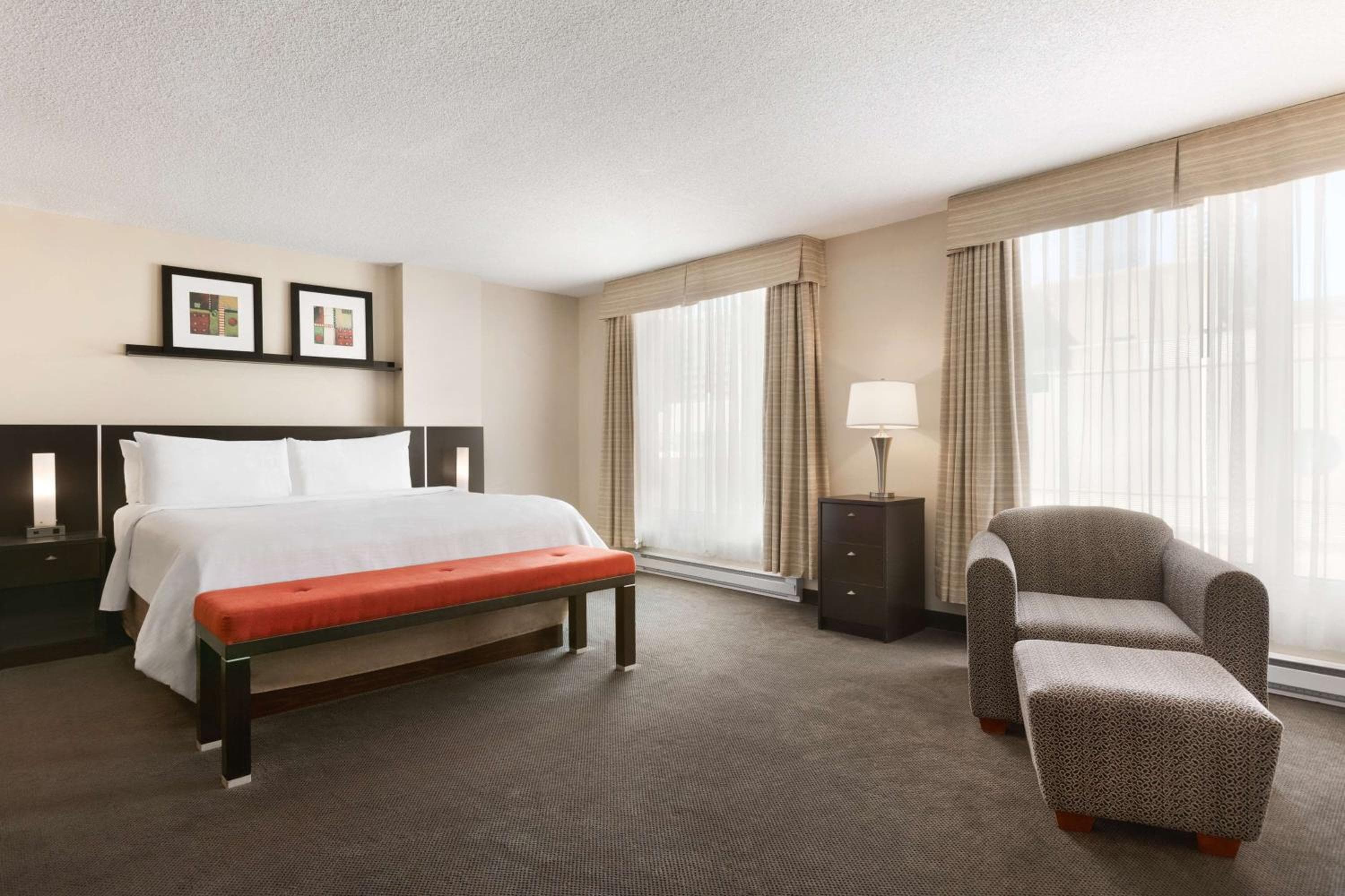 Embassy Suites by Hilton - Montreal