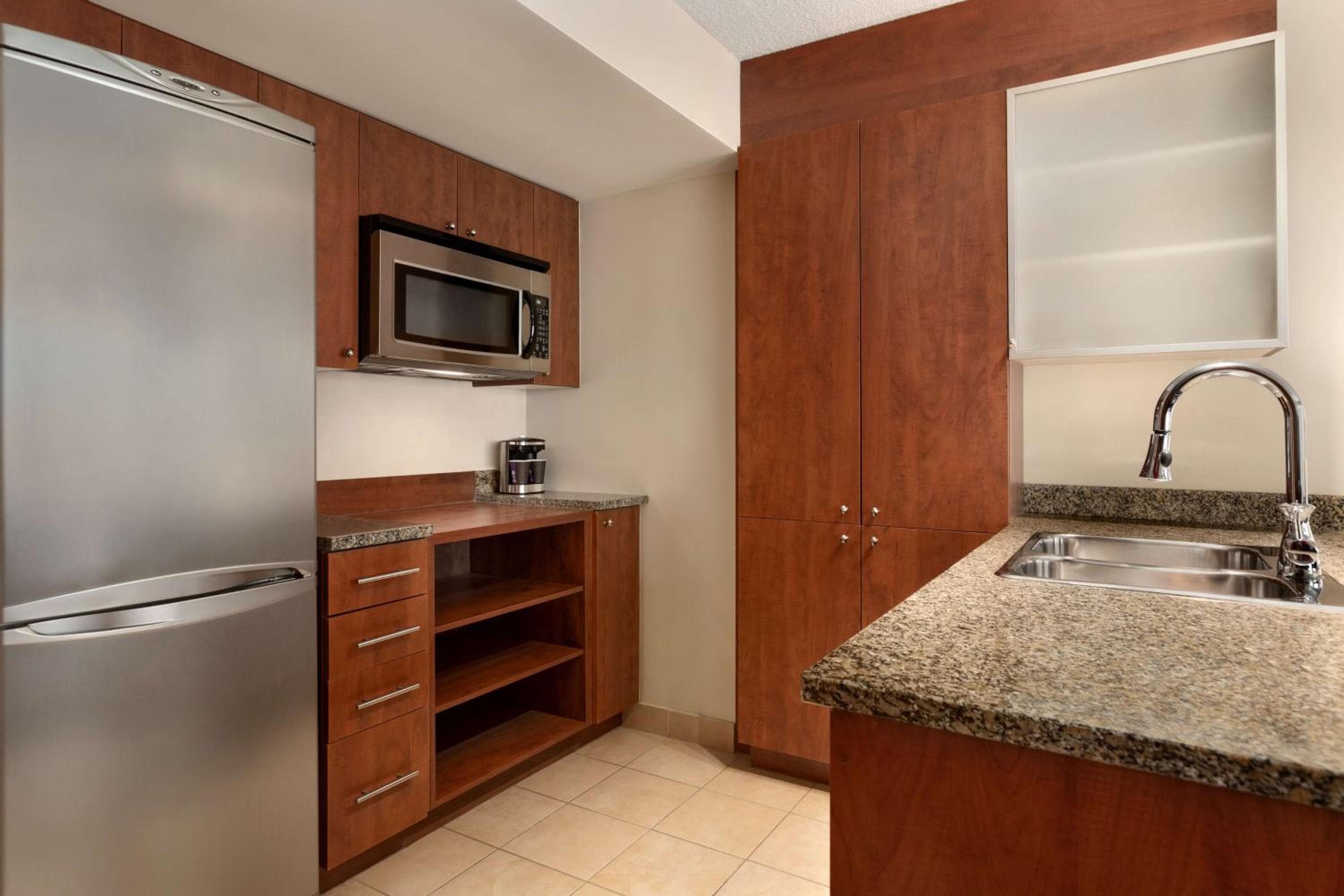 Embassy Suites by Hilton - Montreal
