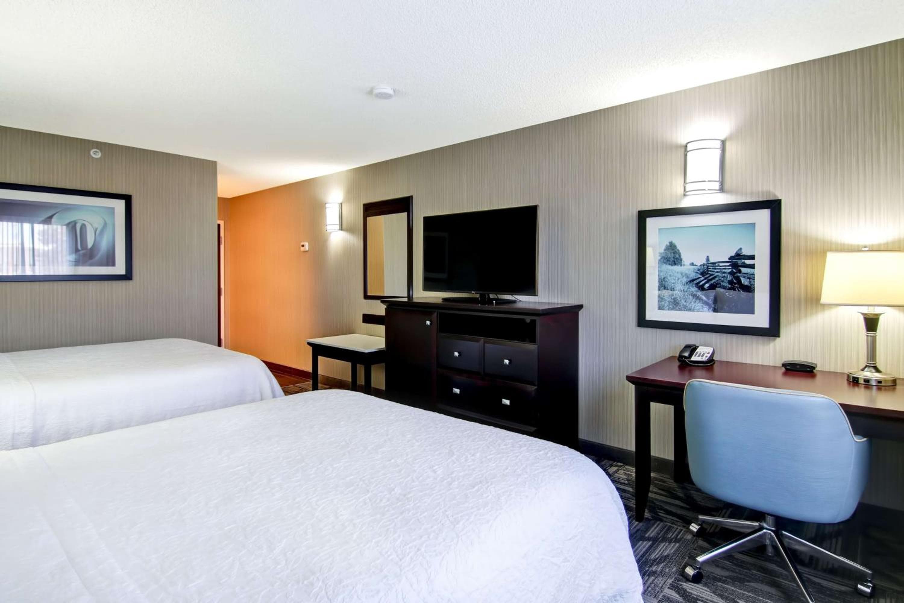 Hampton Inn & Suites by Hilton Calgary-Airport