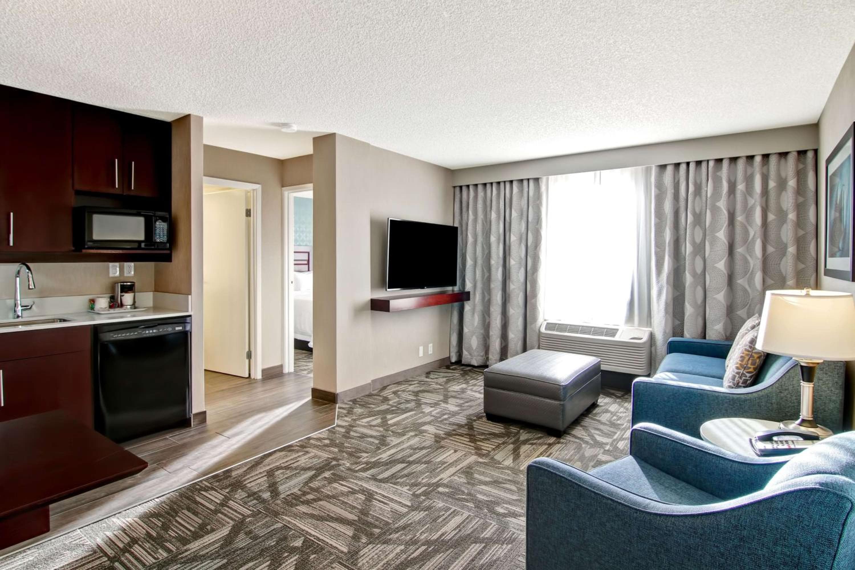 Hampton Inn & Suites by Hilton Calgary-Airport