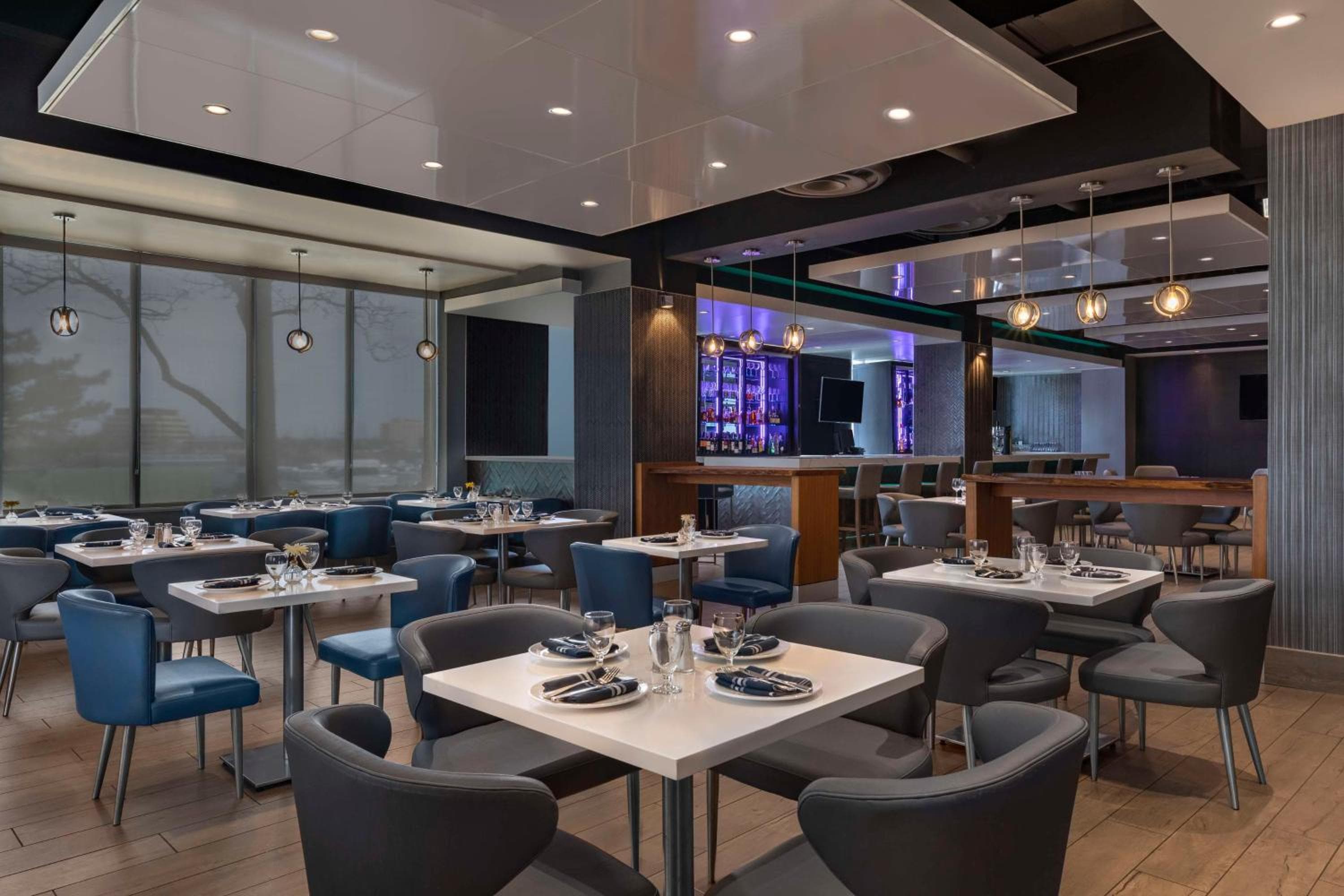 Embassy Suites By Hilton Toronto Airport