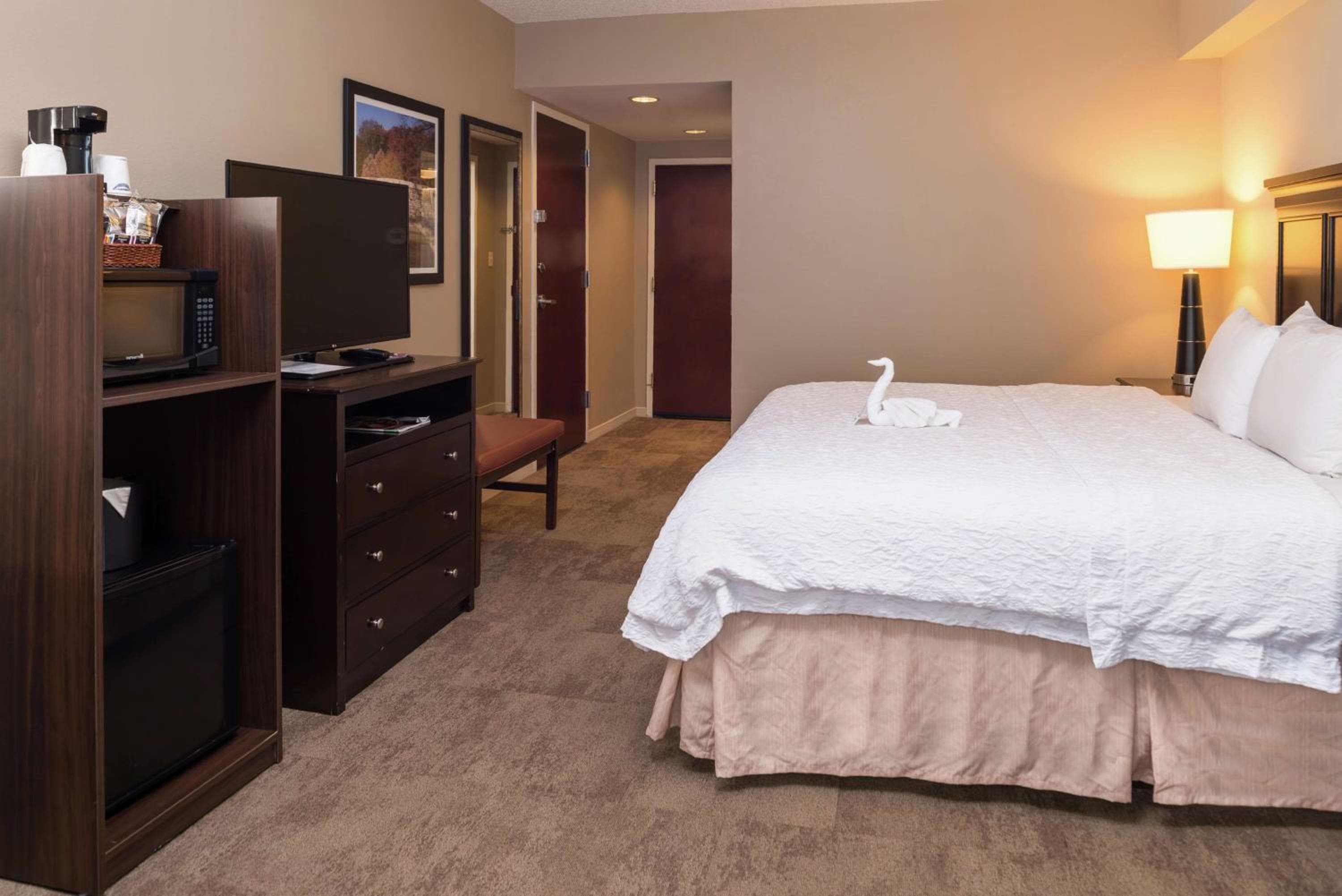 Hampton Inn & Suites Charlotte Arrowood Rd