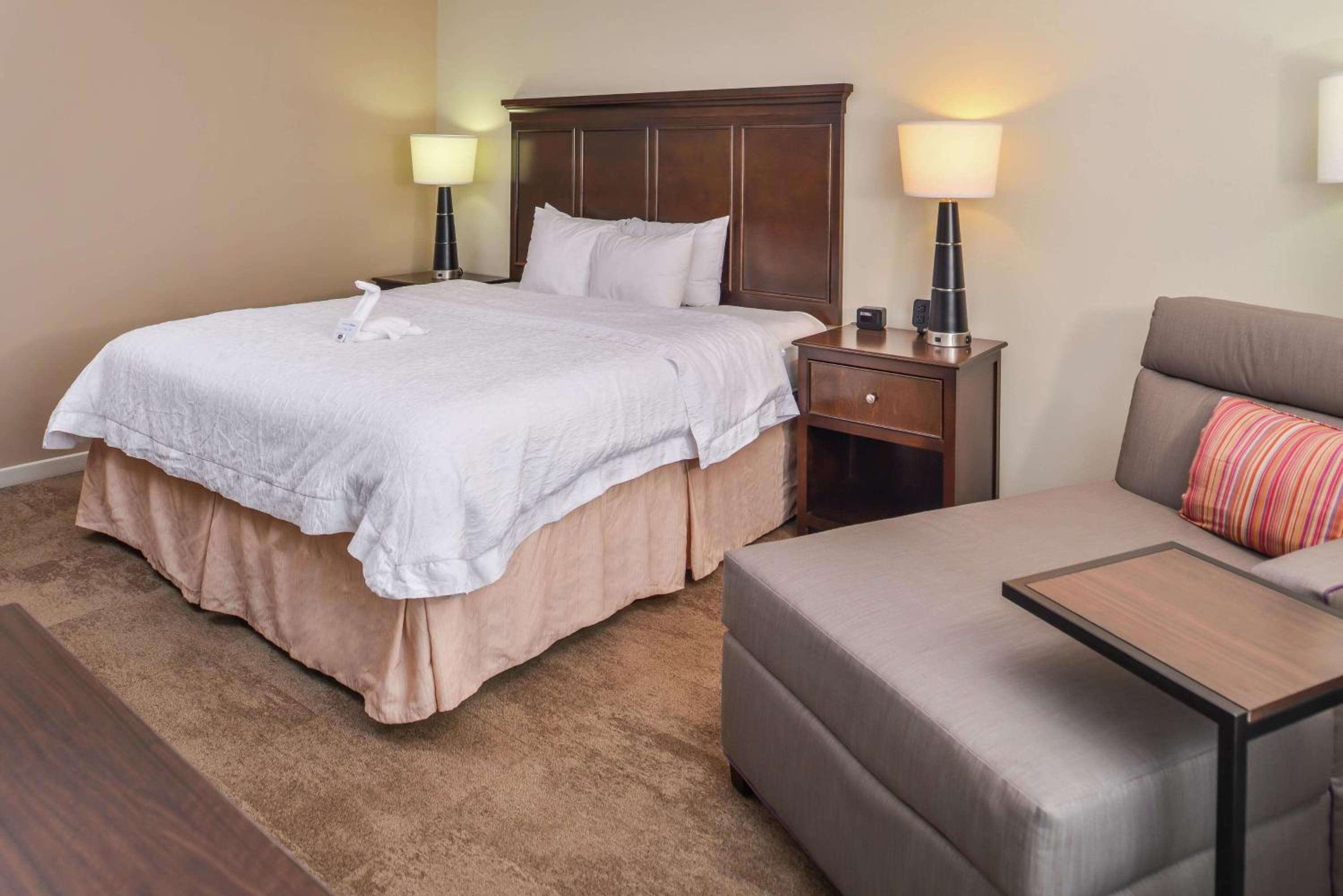 Hampton Inn & Suites Charlotte Arrowood Rd