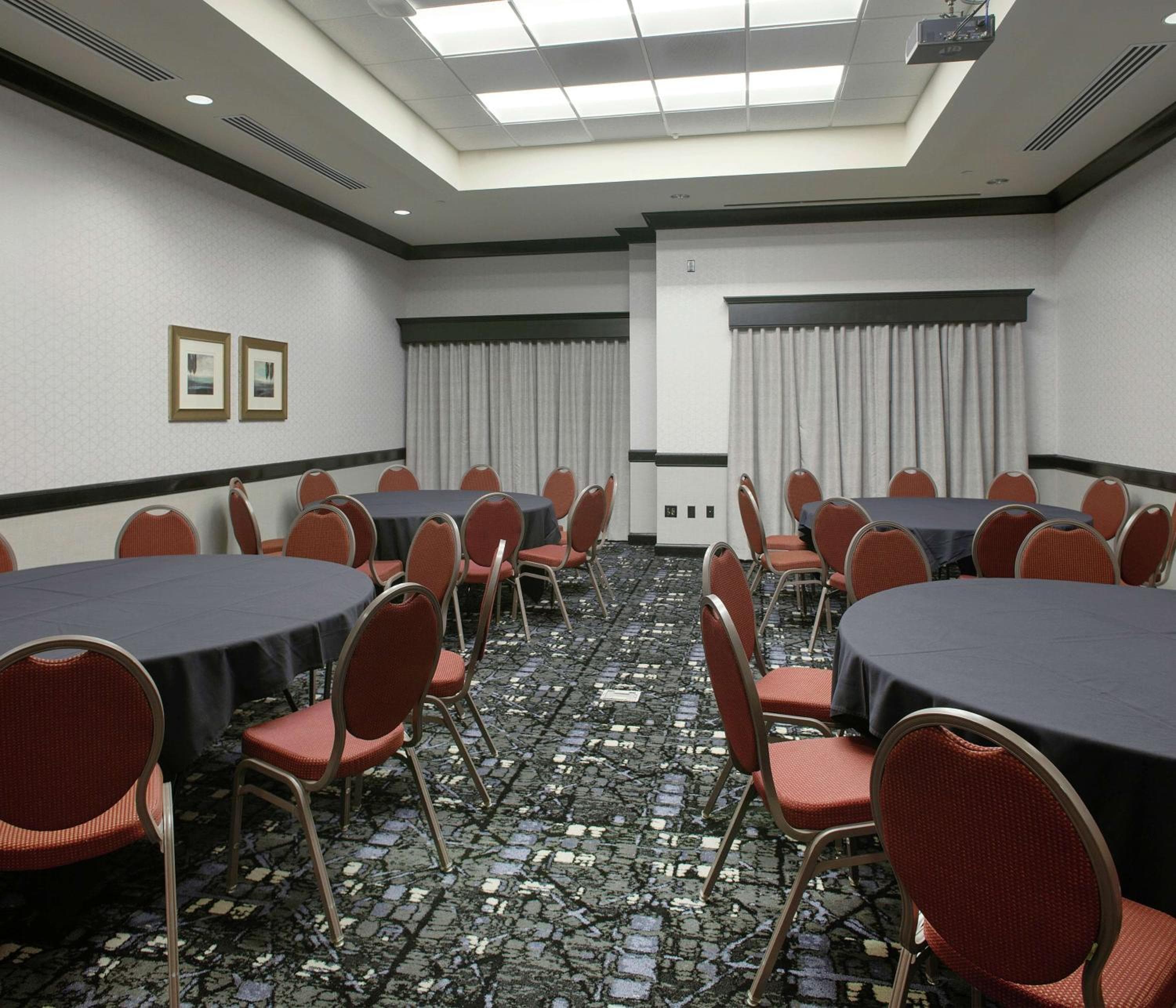 DoubleTree Suites by Hilton Bentonville