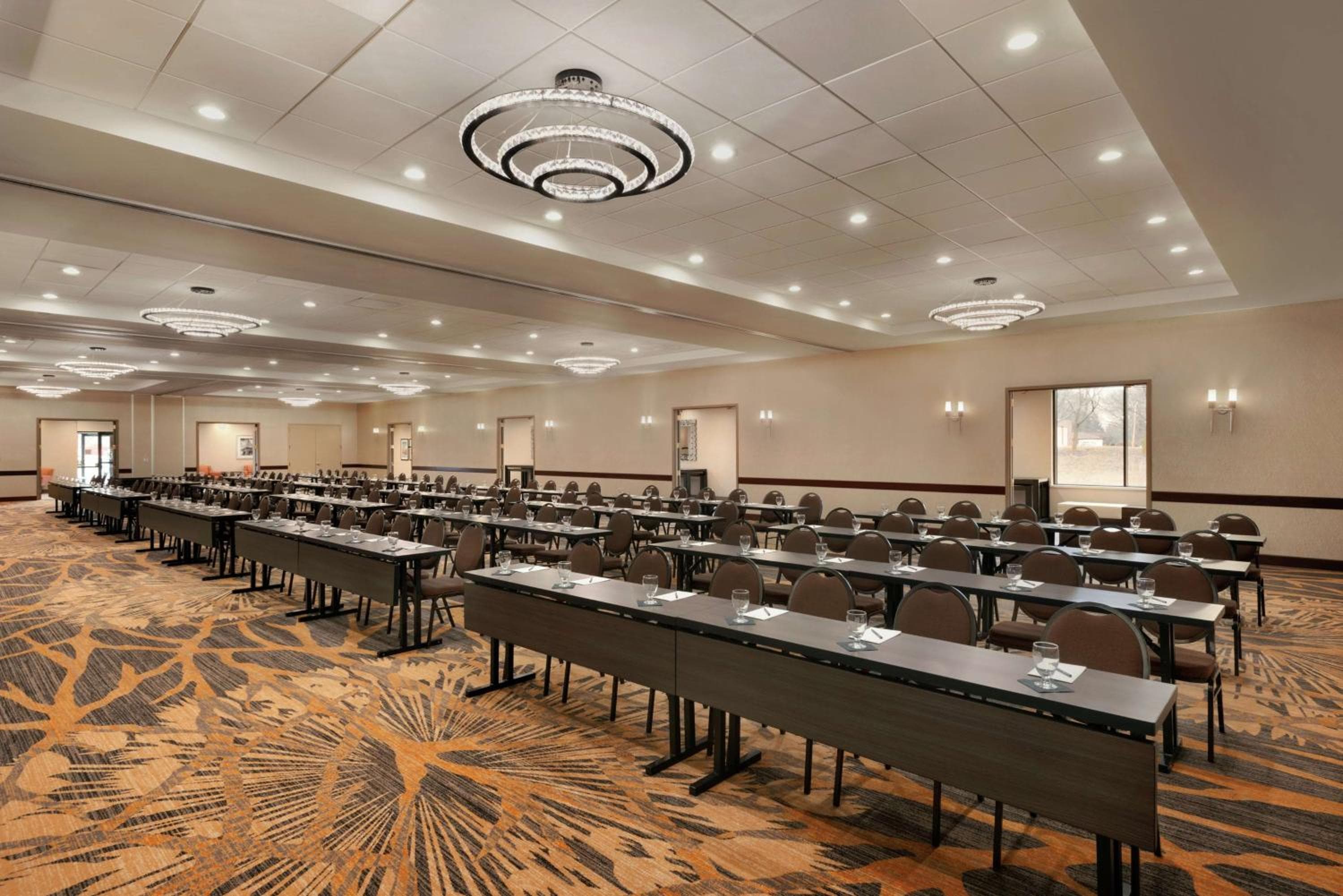 Embassy Suites by Hilton Milwaukee Brookfield