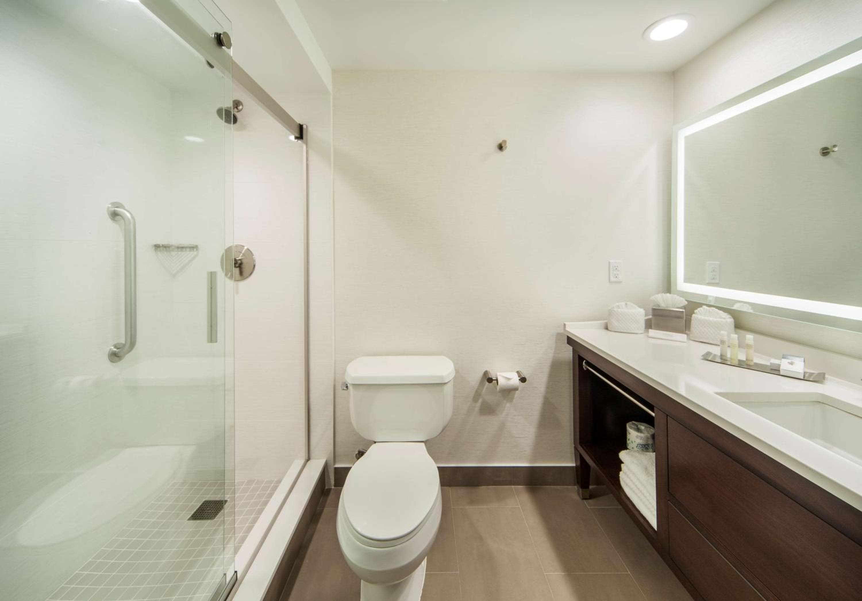 DoubleTree by Hilton Nanuet