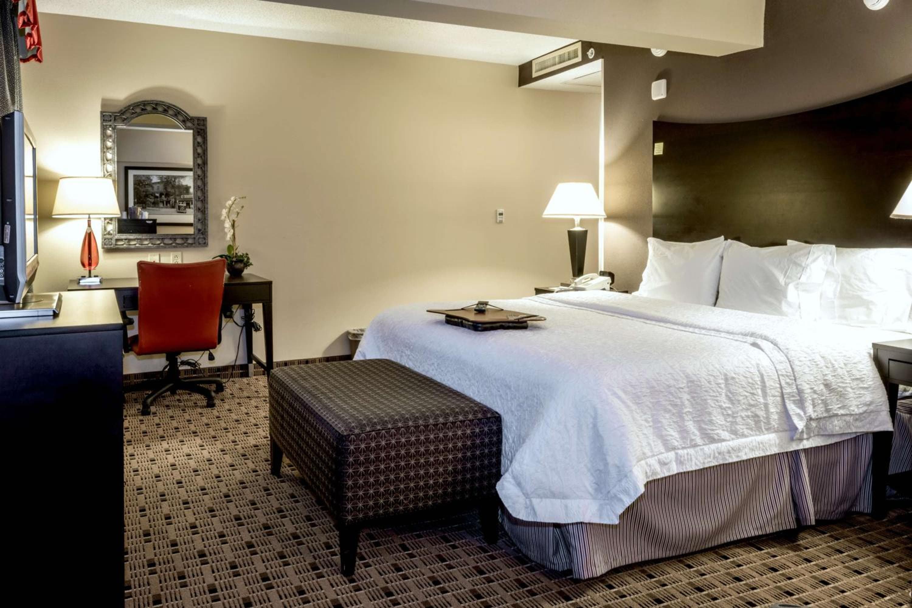Hampton Inn & Suites Montgomery-Downtown