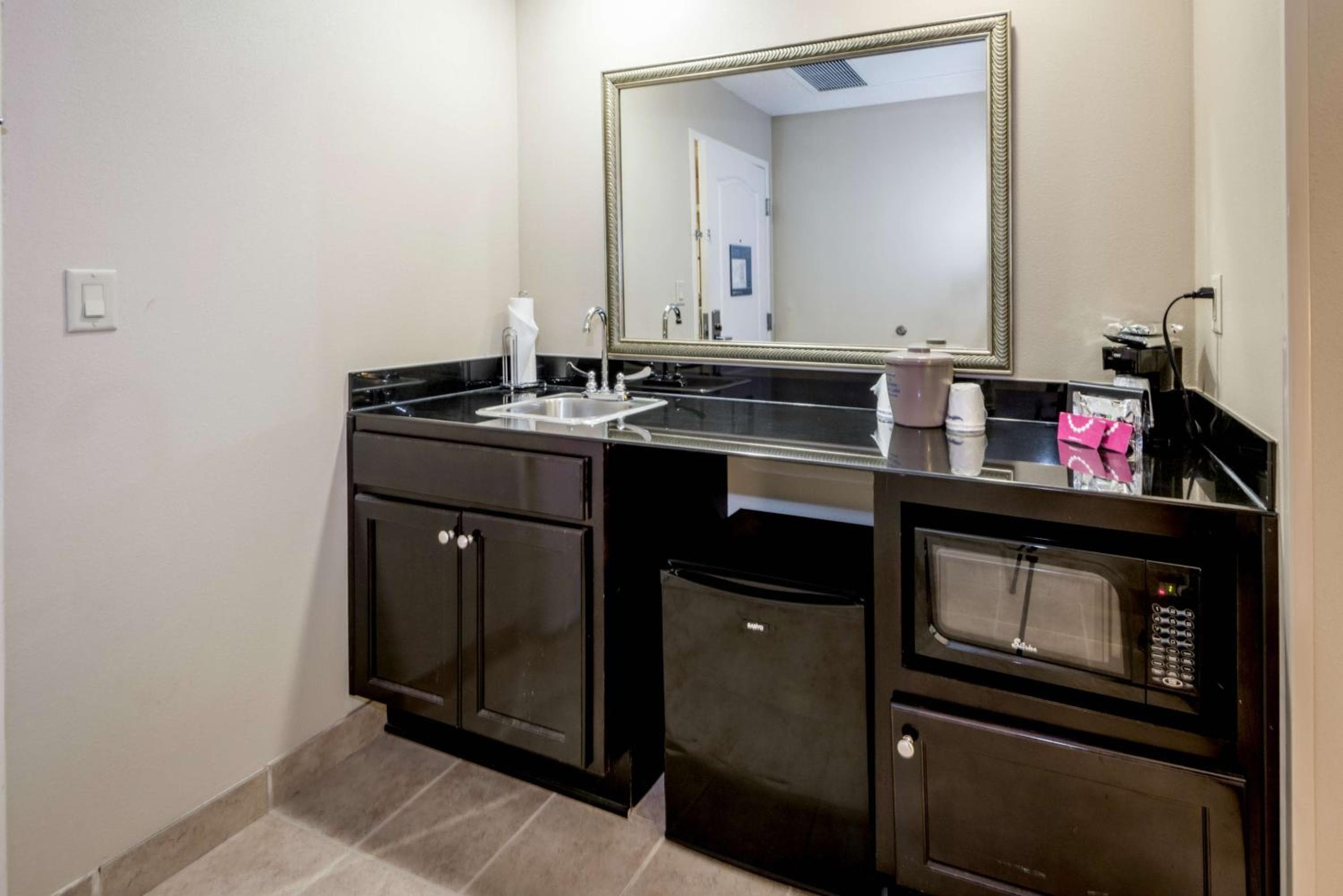 Hampton Inn & Suites Montgomery-Downtown