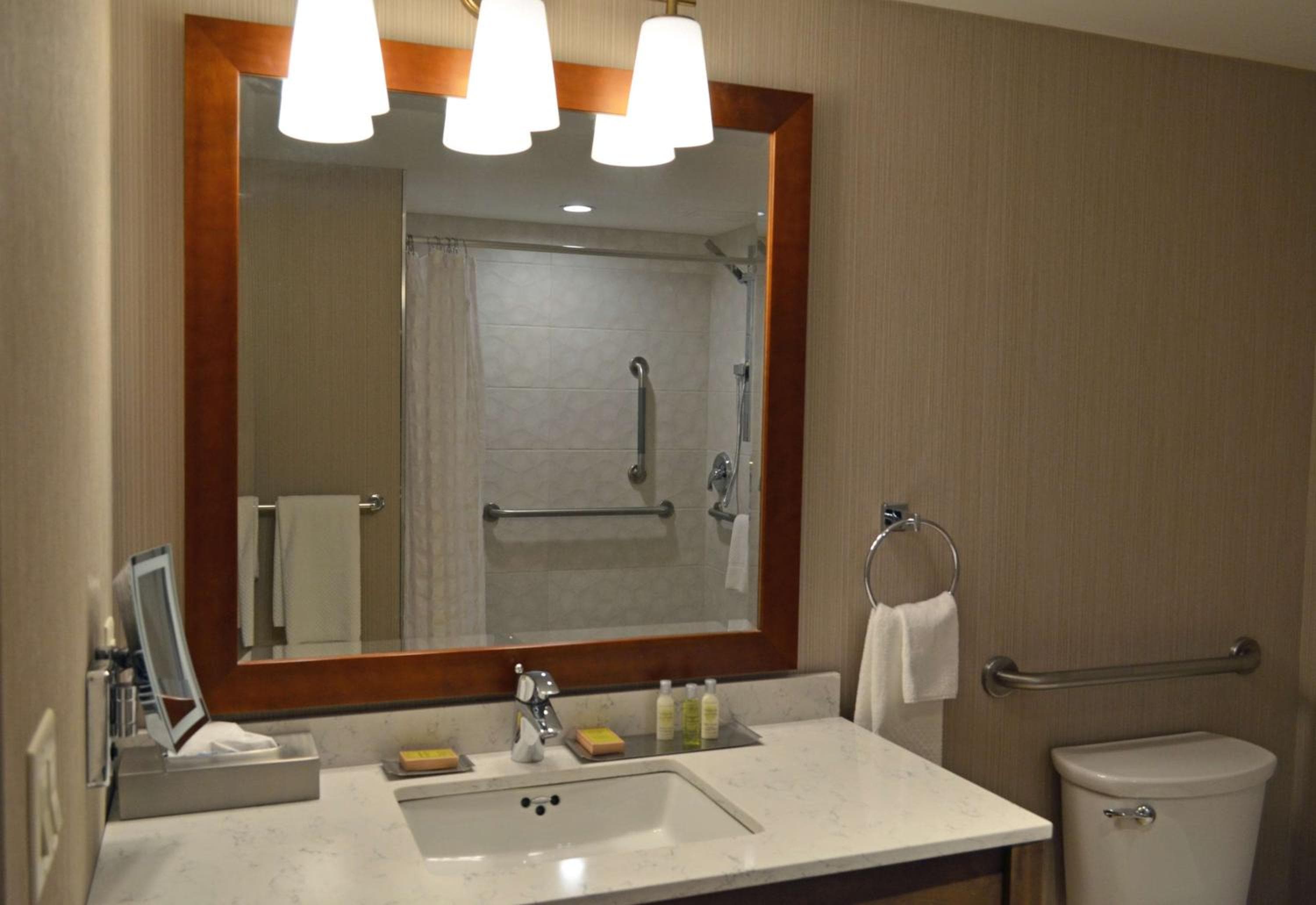 DoubleTree Fallsview Resort & Spa by Hilton - Niagara Falls