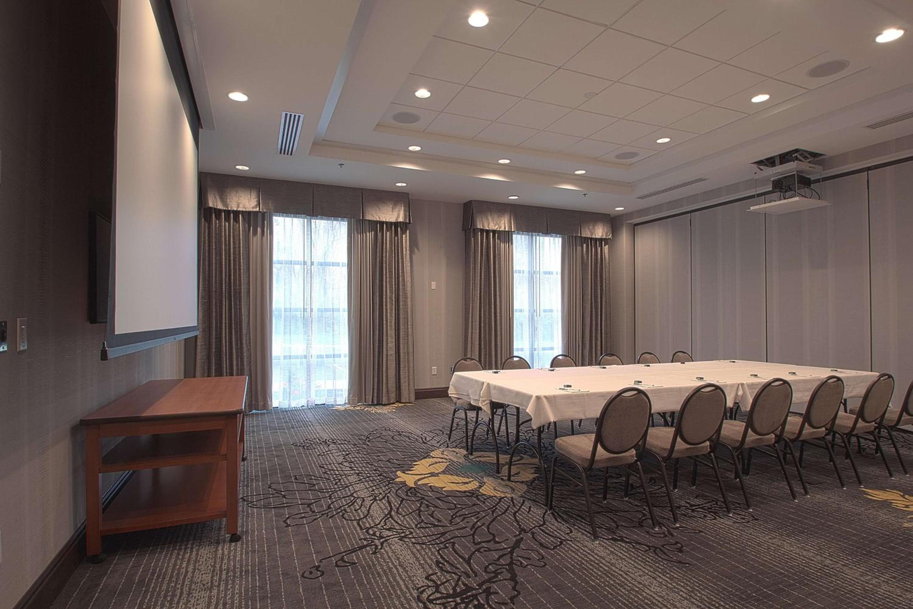 Hampton Inn & Suites Columbus/University Area