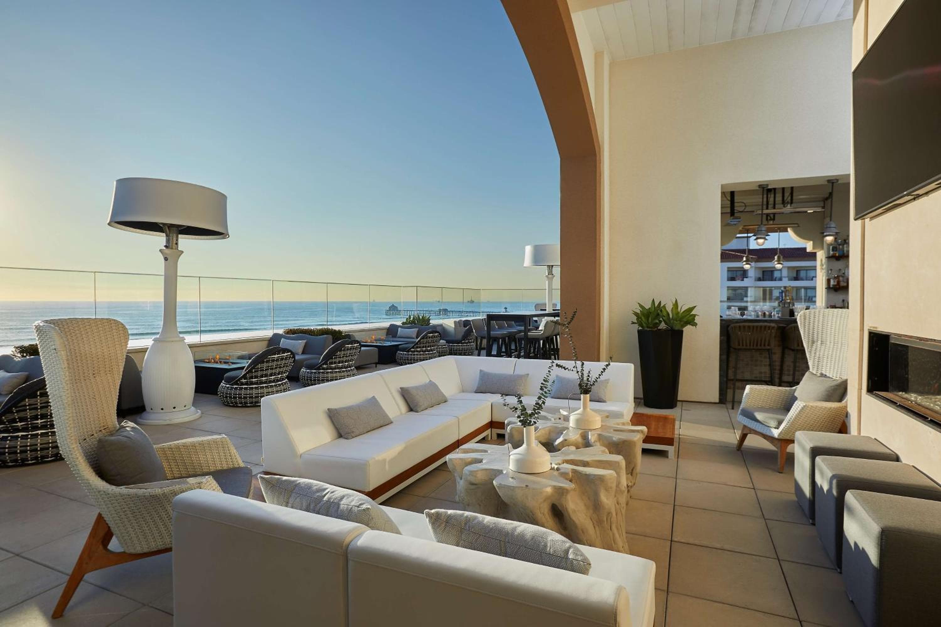 The Waterfront Beach Resort, A Hilton Hotel