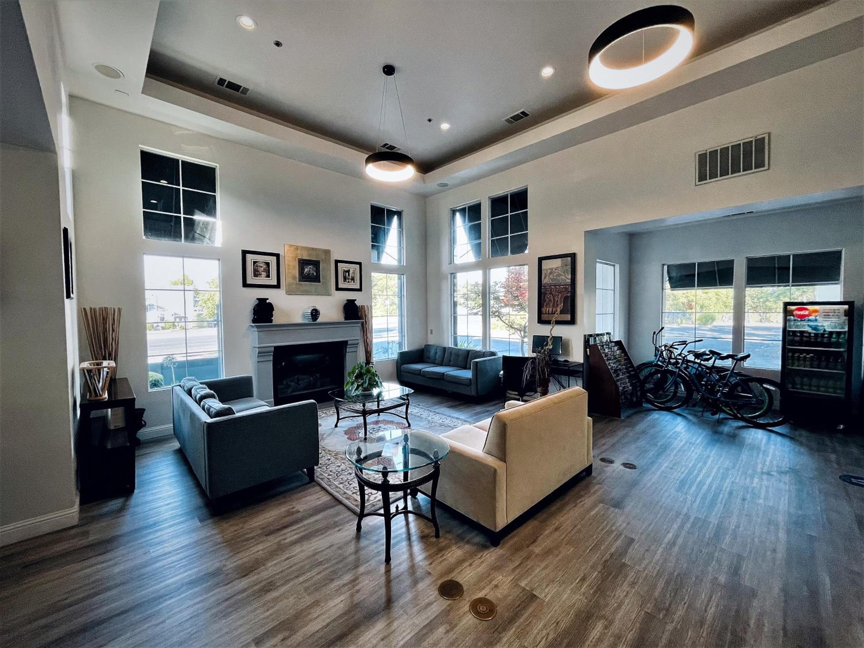 University Park Inn & Suites, an Ascend Collection Hotel