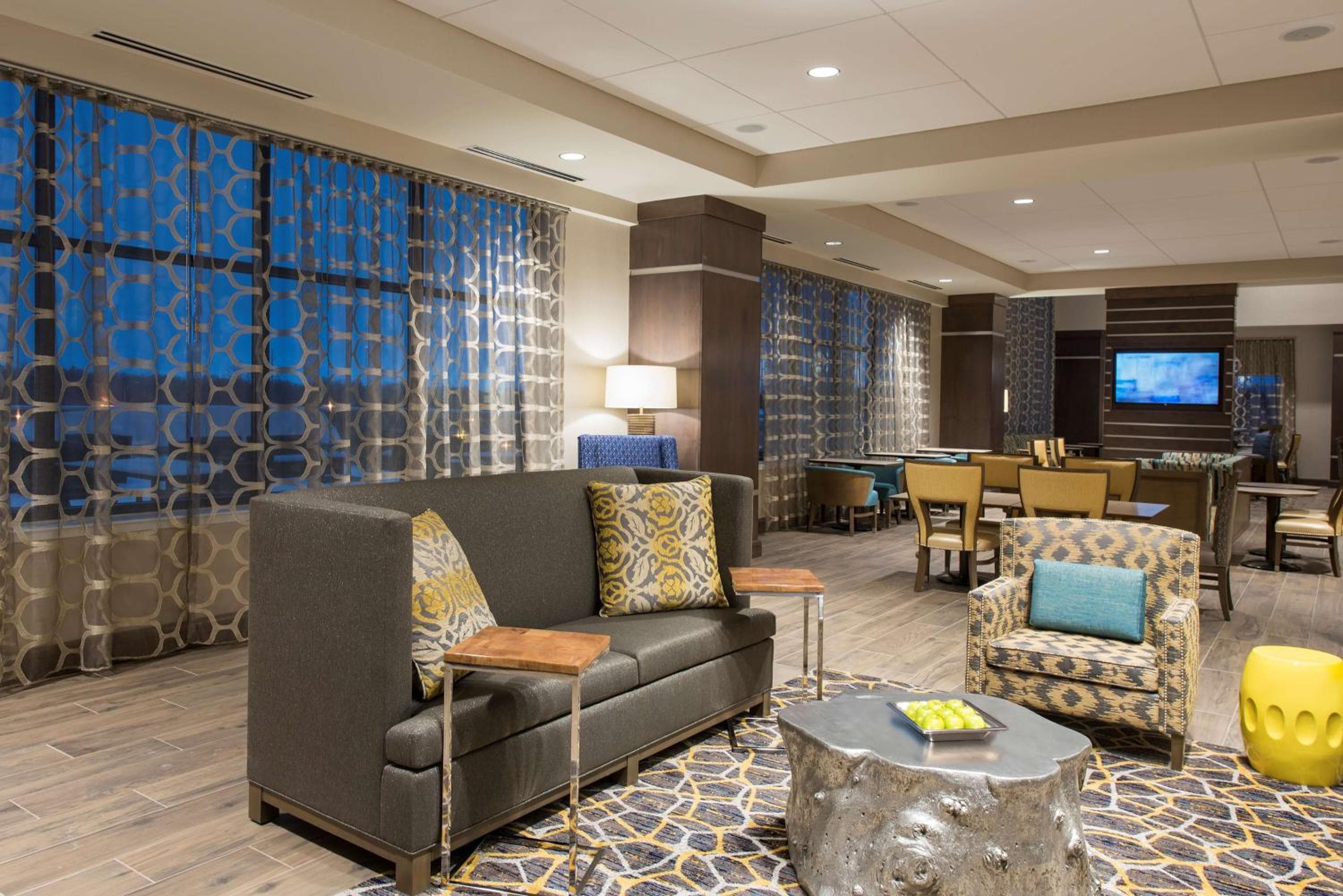 Hampton Inn & Suites Grand Rapids Downtown