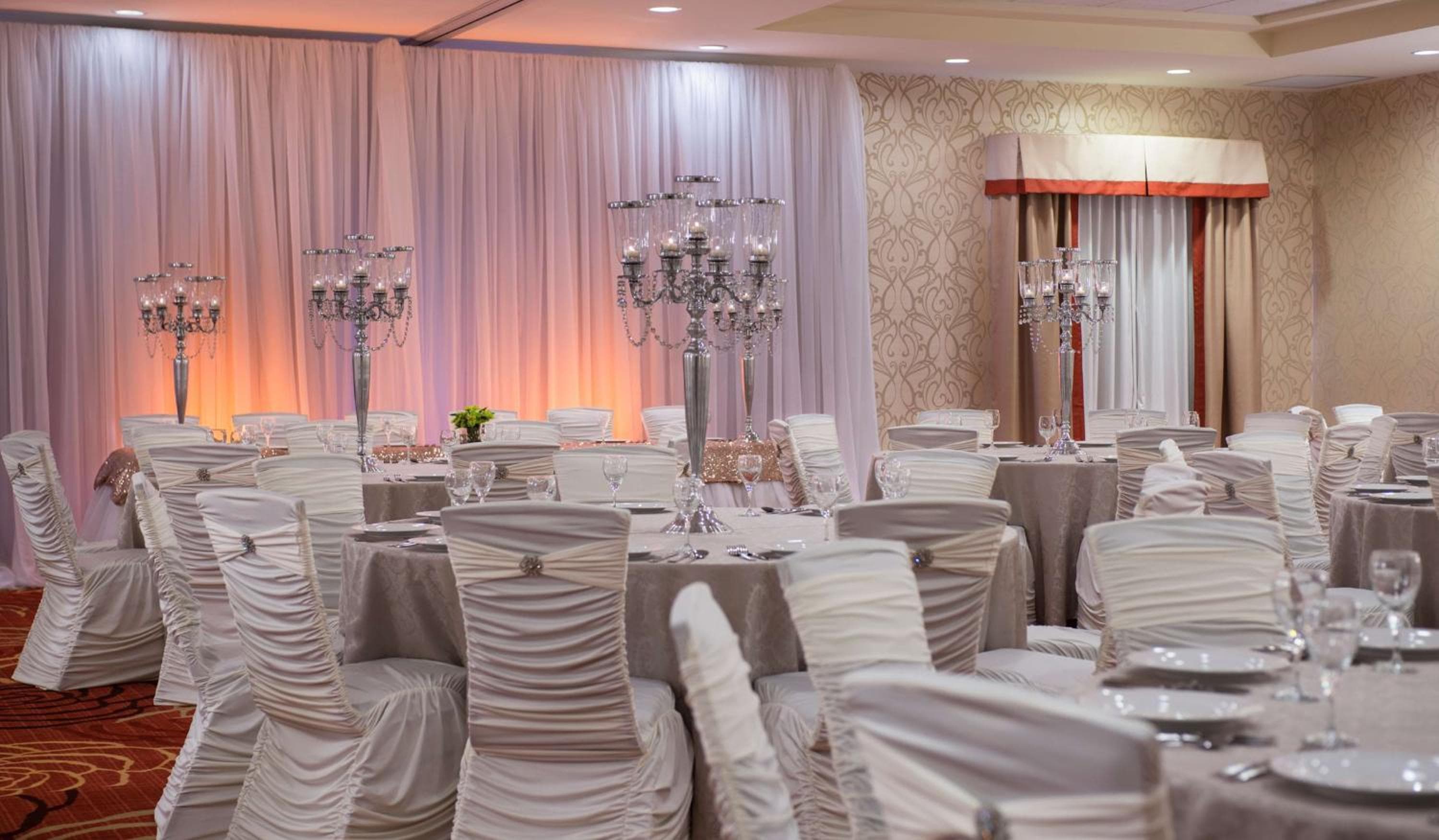Homewood Suites by Hilton Winnipeg Airport - Polo Park
