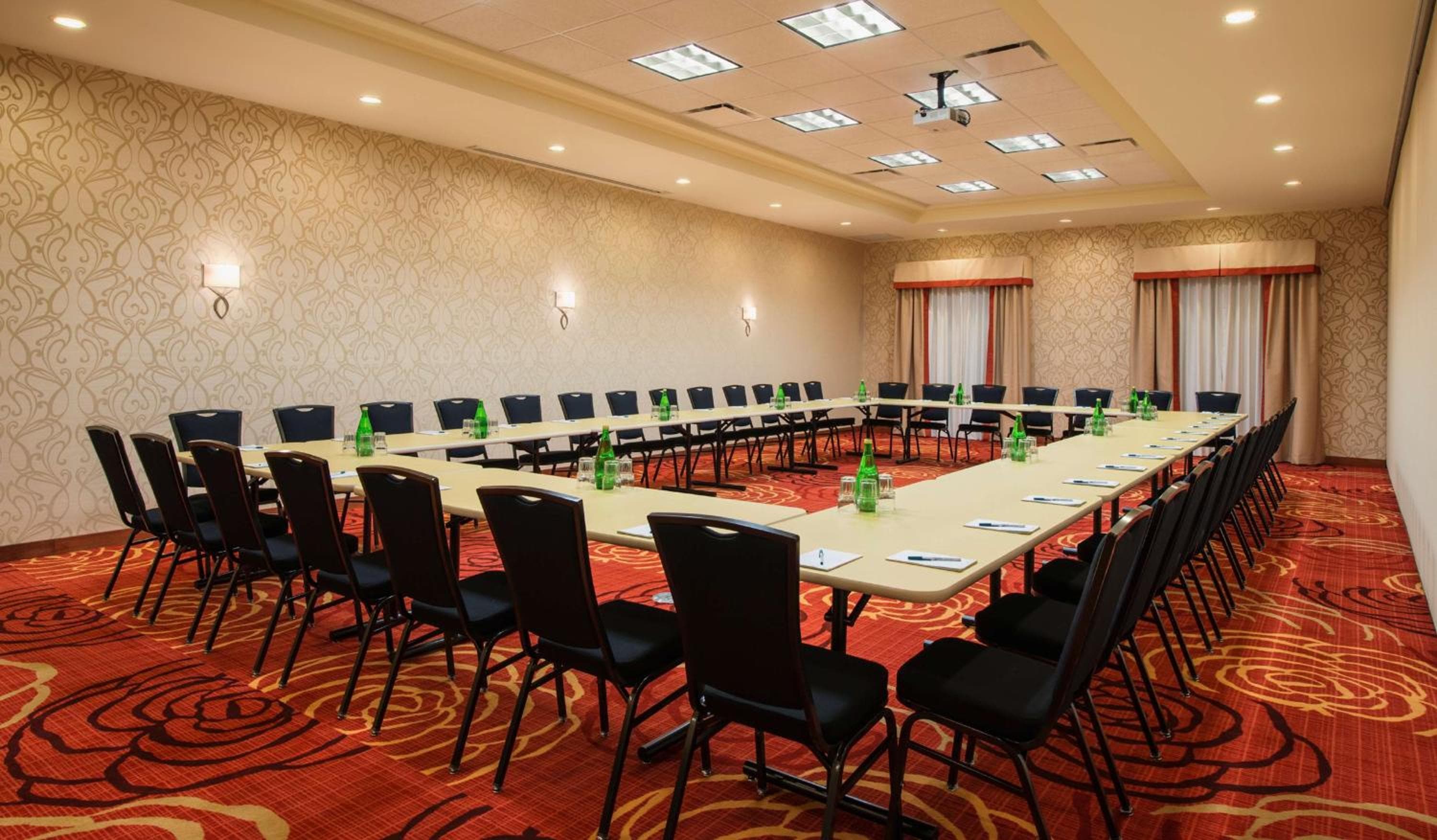 Homewood Suites by Hilton Winnipeg Airport - Polo Park