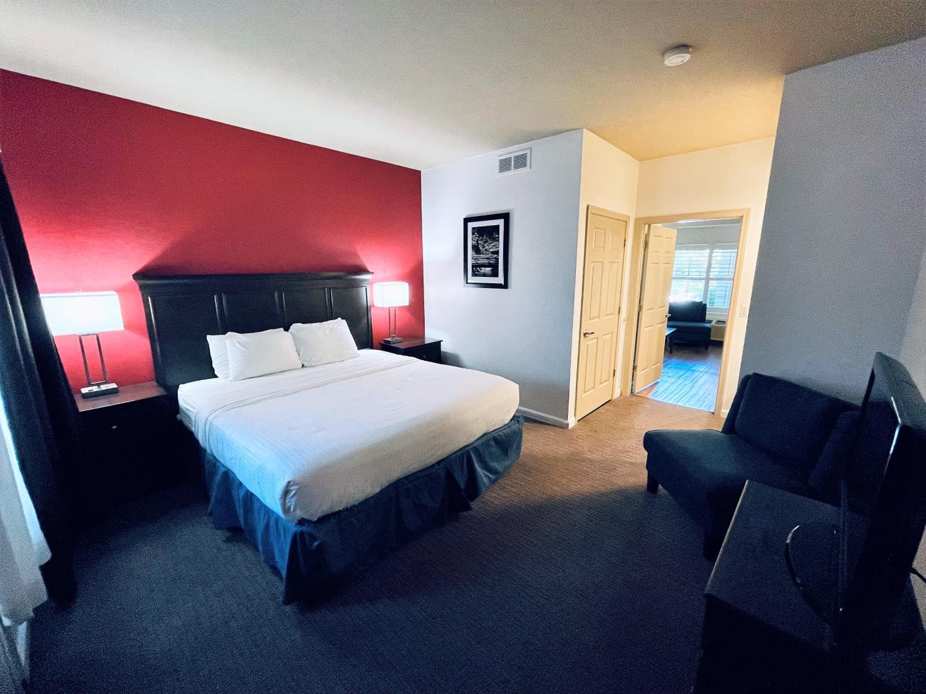 University Park Inn & Suites, an Ascend Collection Hotel