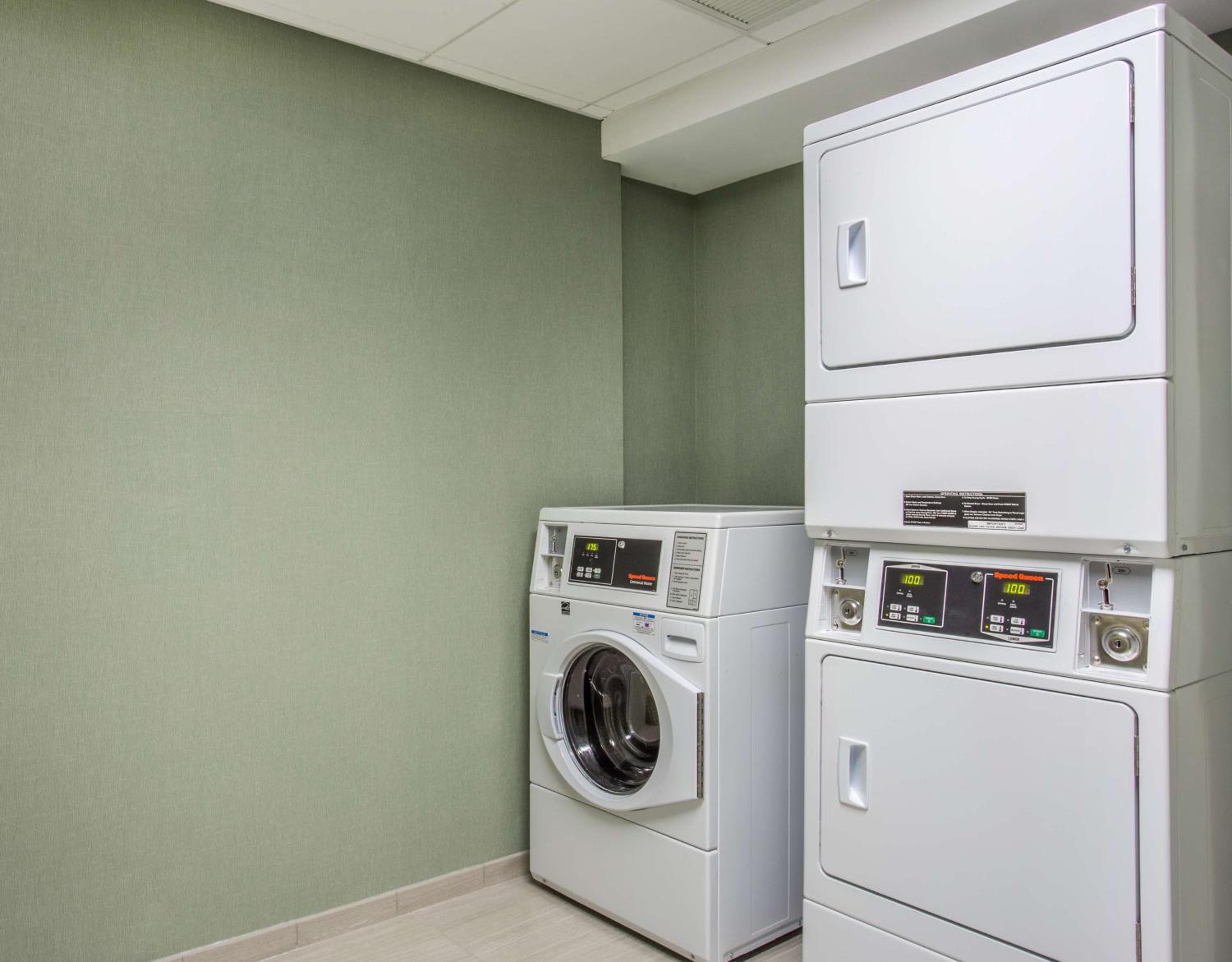 Hampton Inn & Suites Yonkers - Westchester