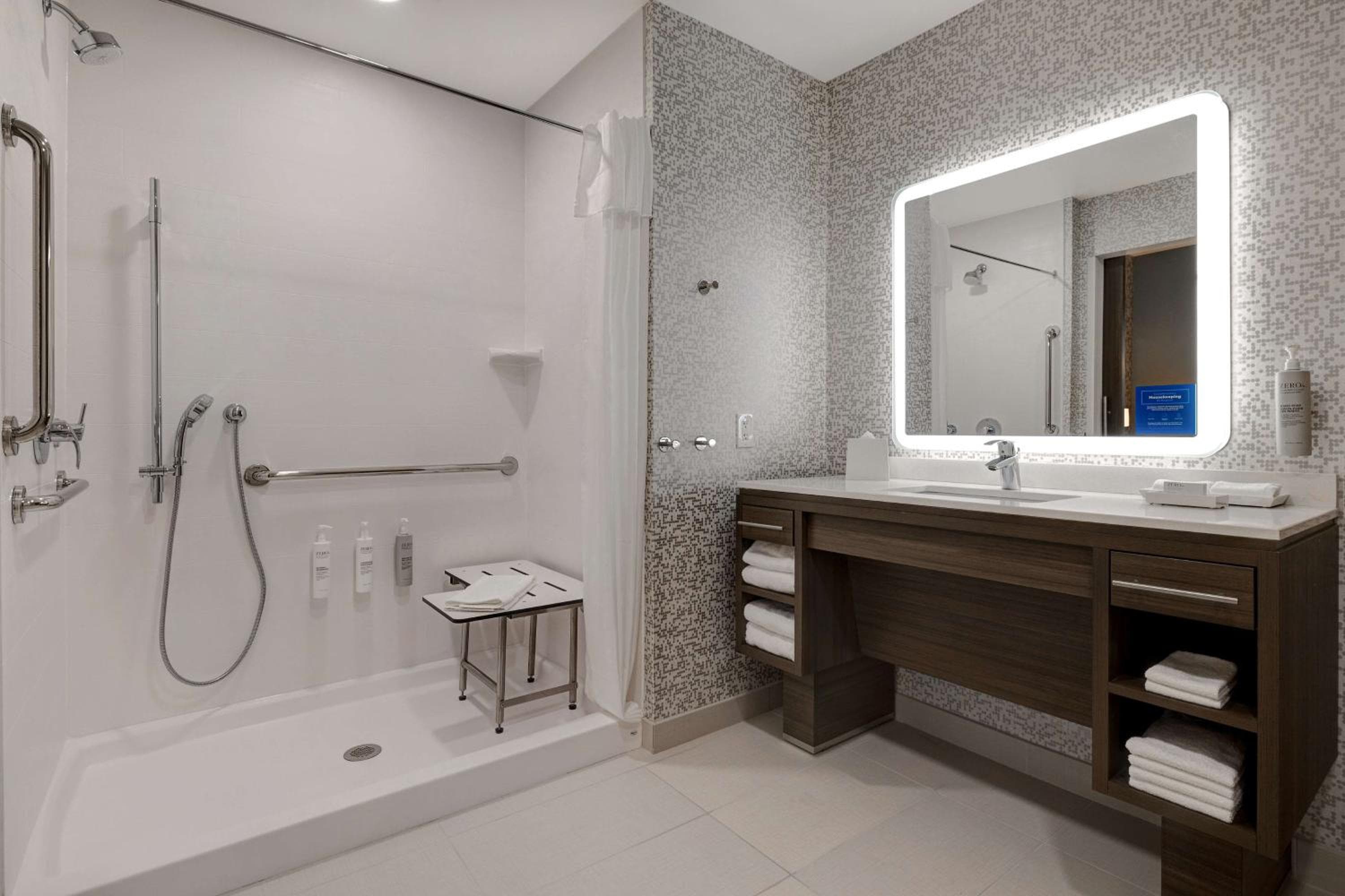Home2 Suites By Hilton Redding