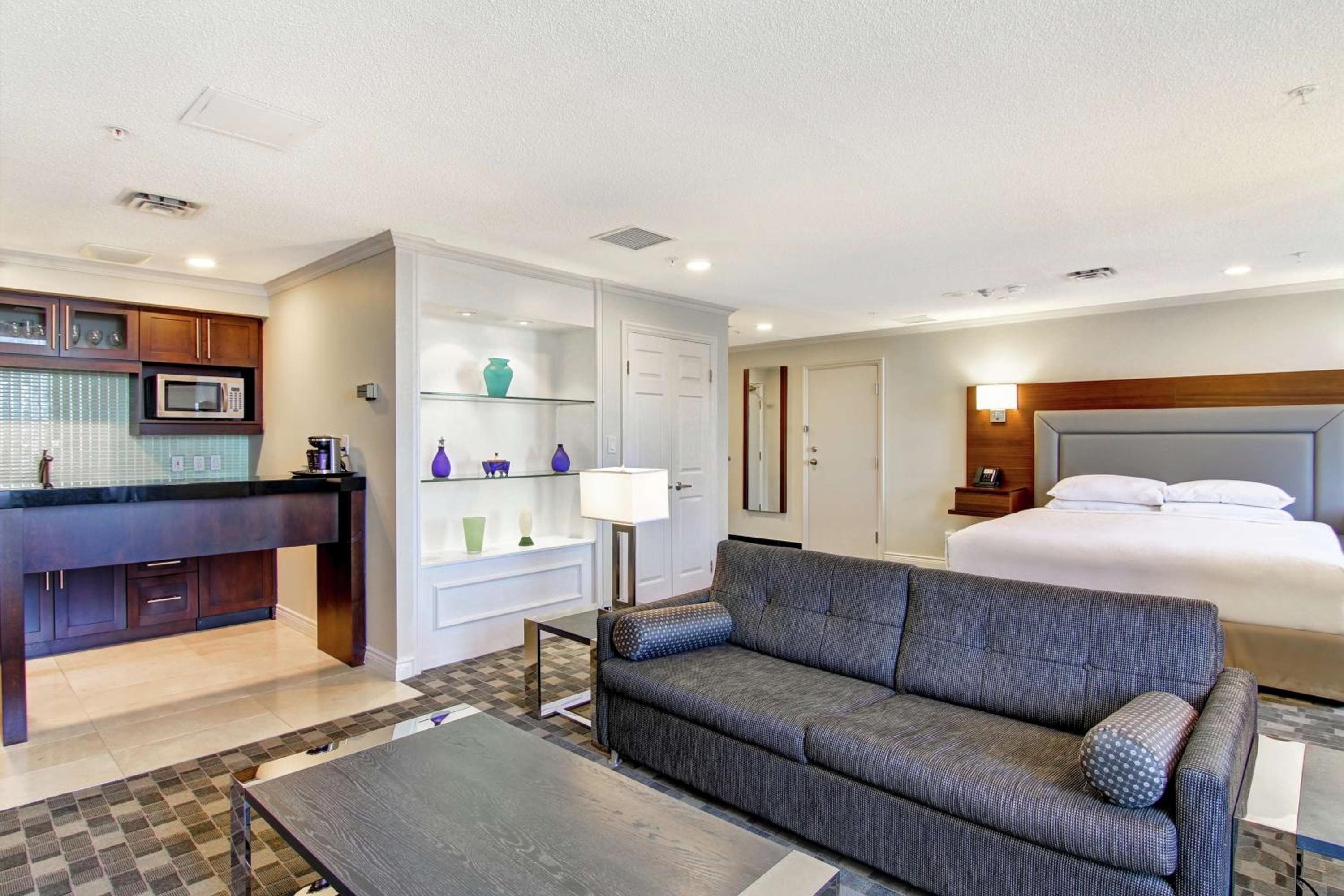 DoubleTree by Hilton Toronto Downtown