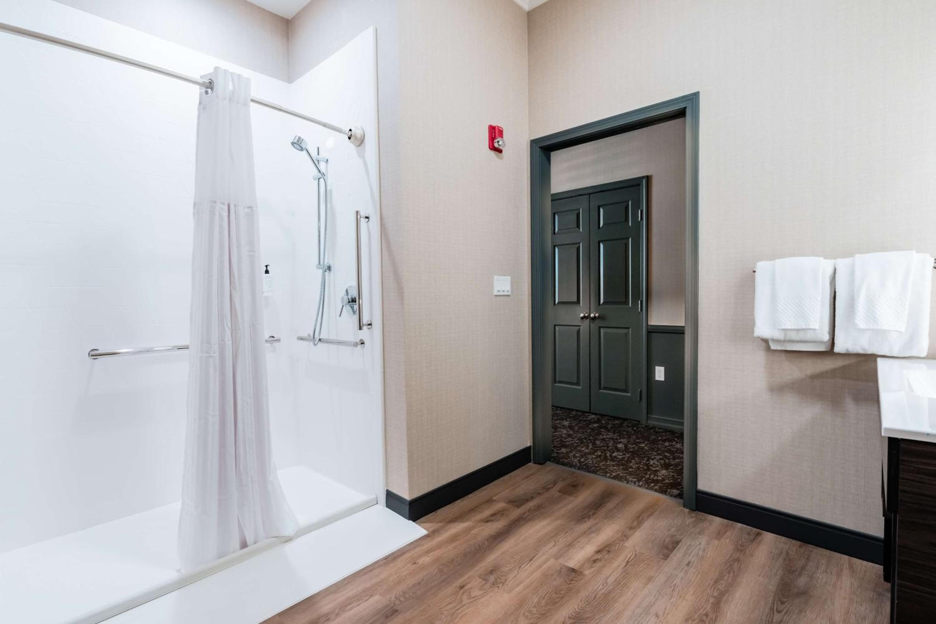 Hotel NoBo Cascade, Tapestry Collection by Hilton