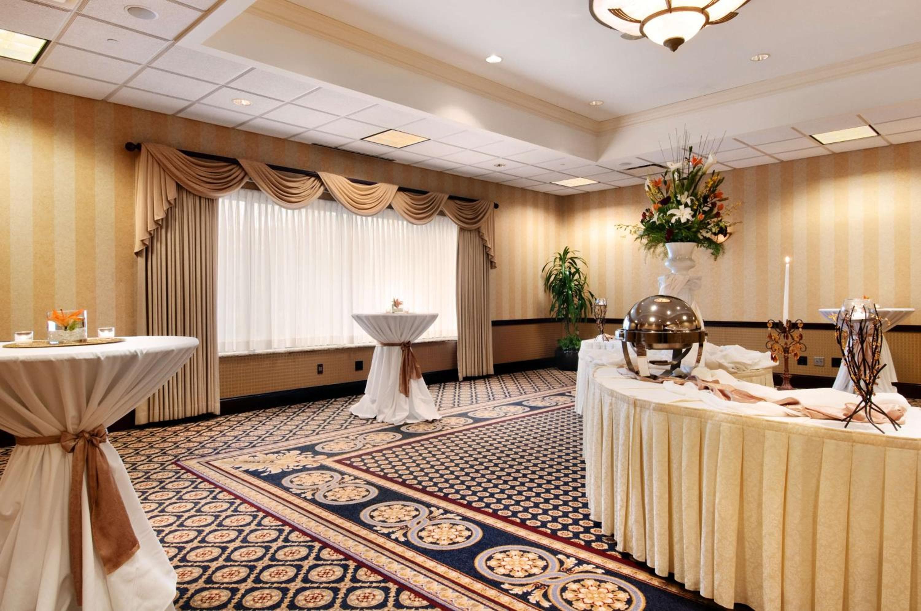 DoubleTree by Hilton Lisle Naperville