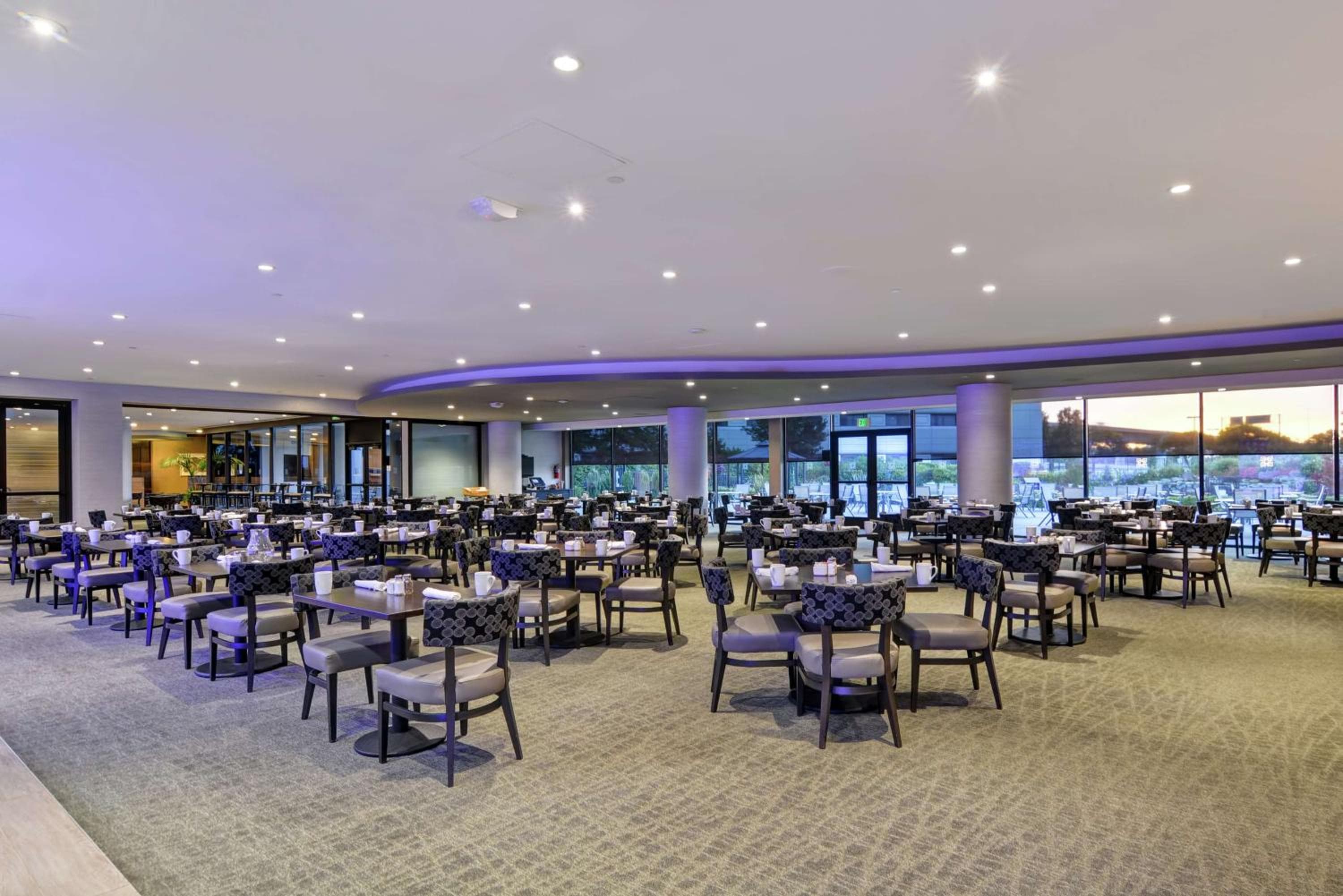 DoubleTree by Hilton Pleasanton at The Club
