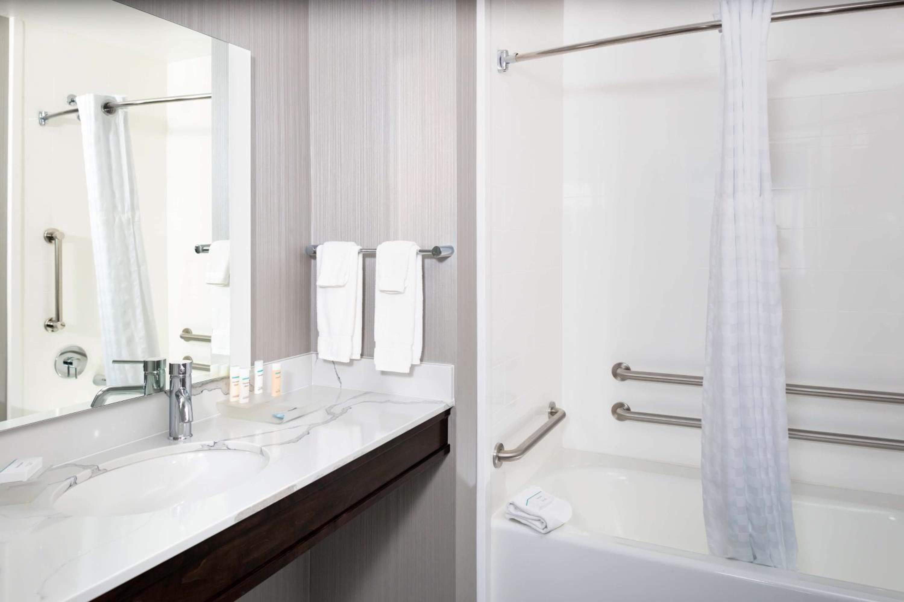Homewood Suites by Hilton Phoenix Airport South