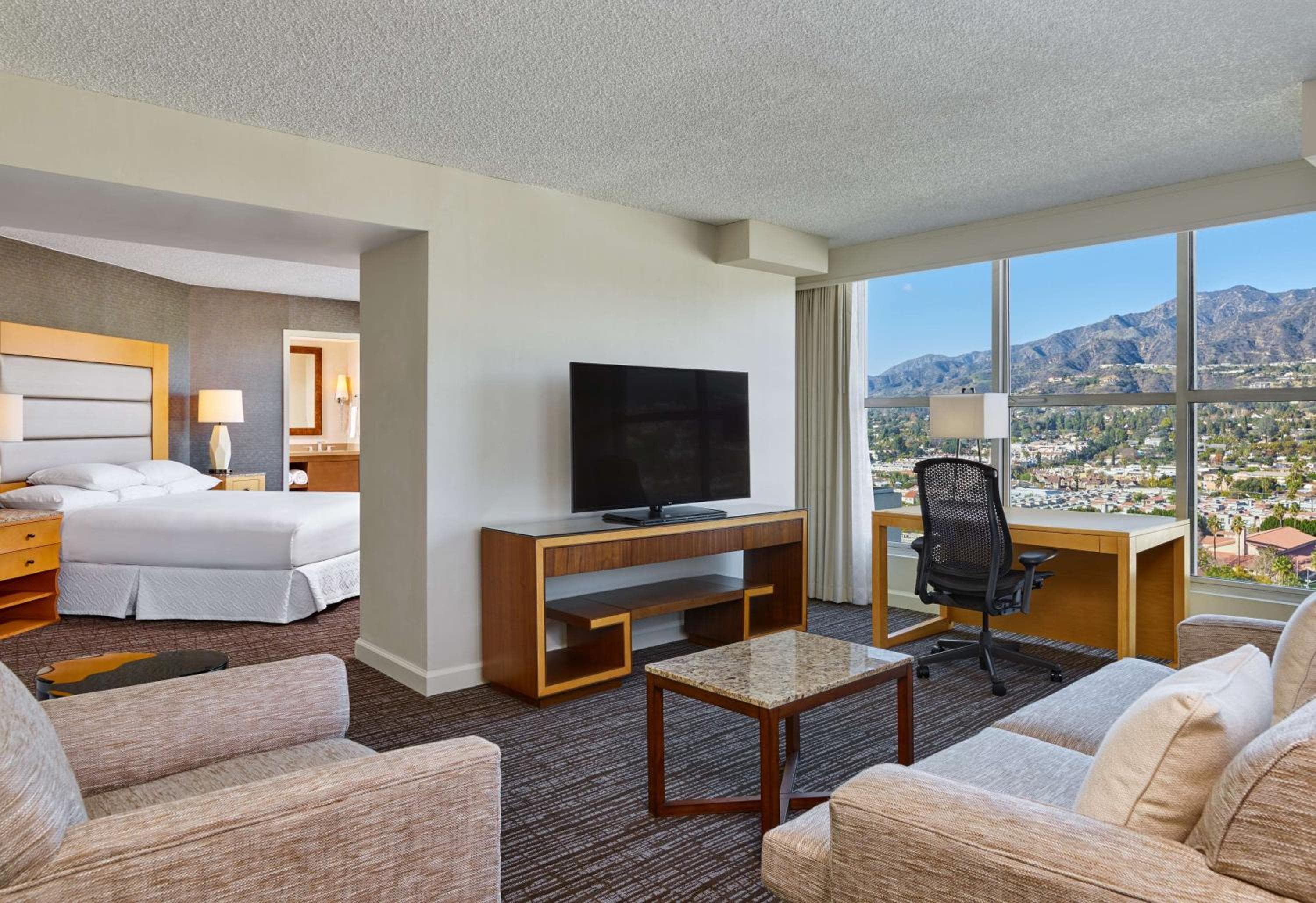 Hilton Los Angeles North-Glendale & Executive Meeting Center