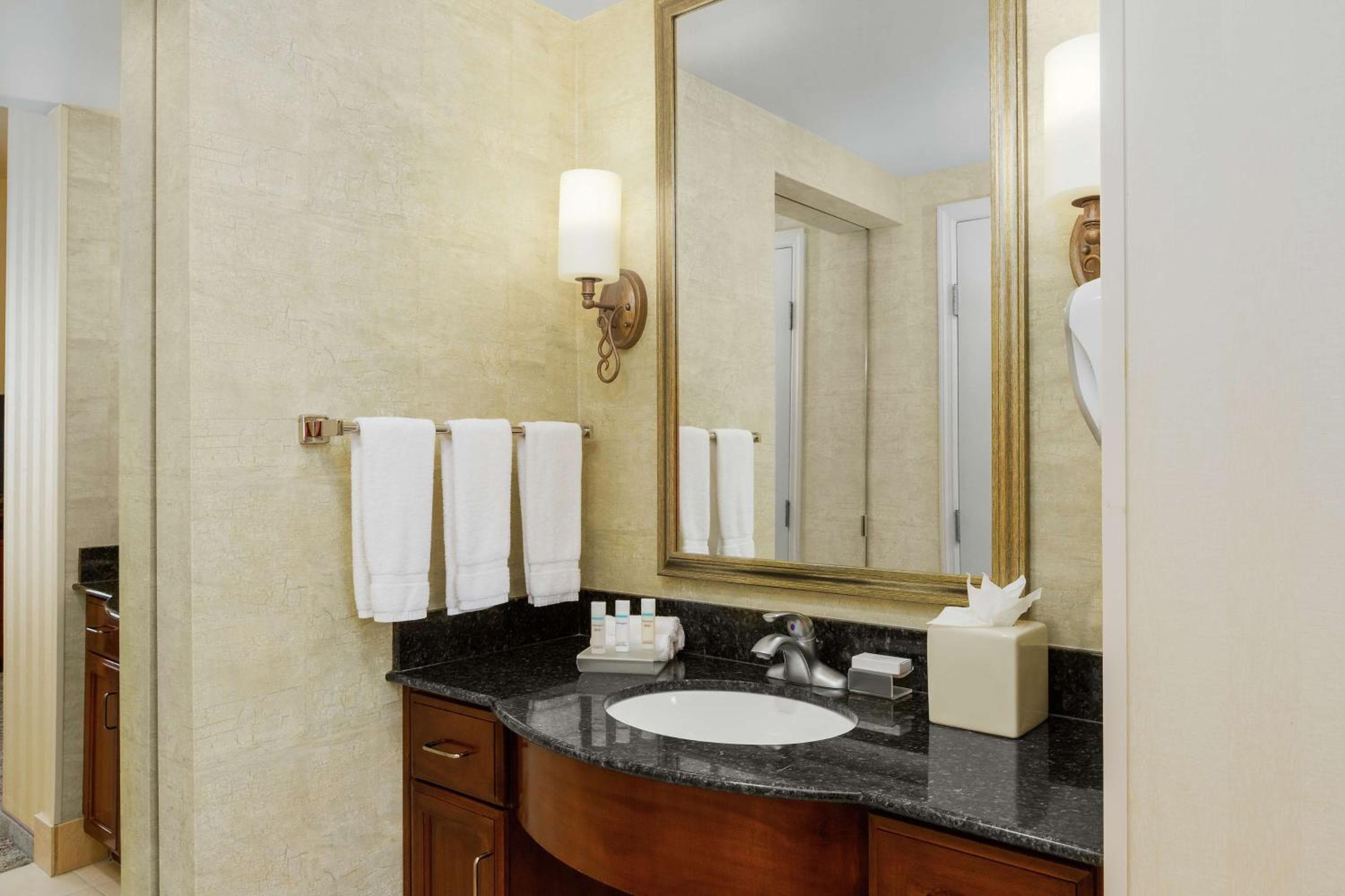 Homewood Suites by Hilton Sacramento Airport-Natomas