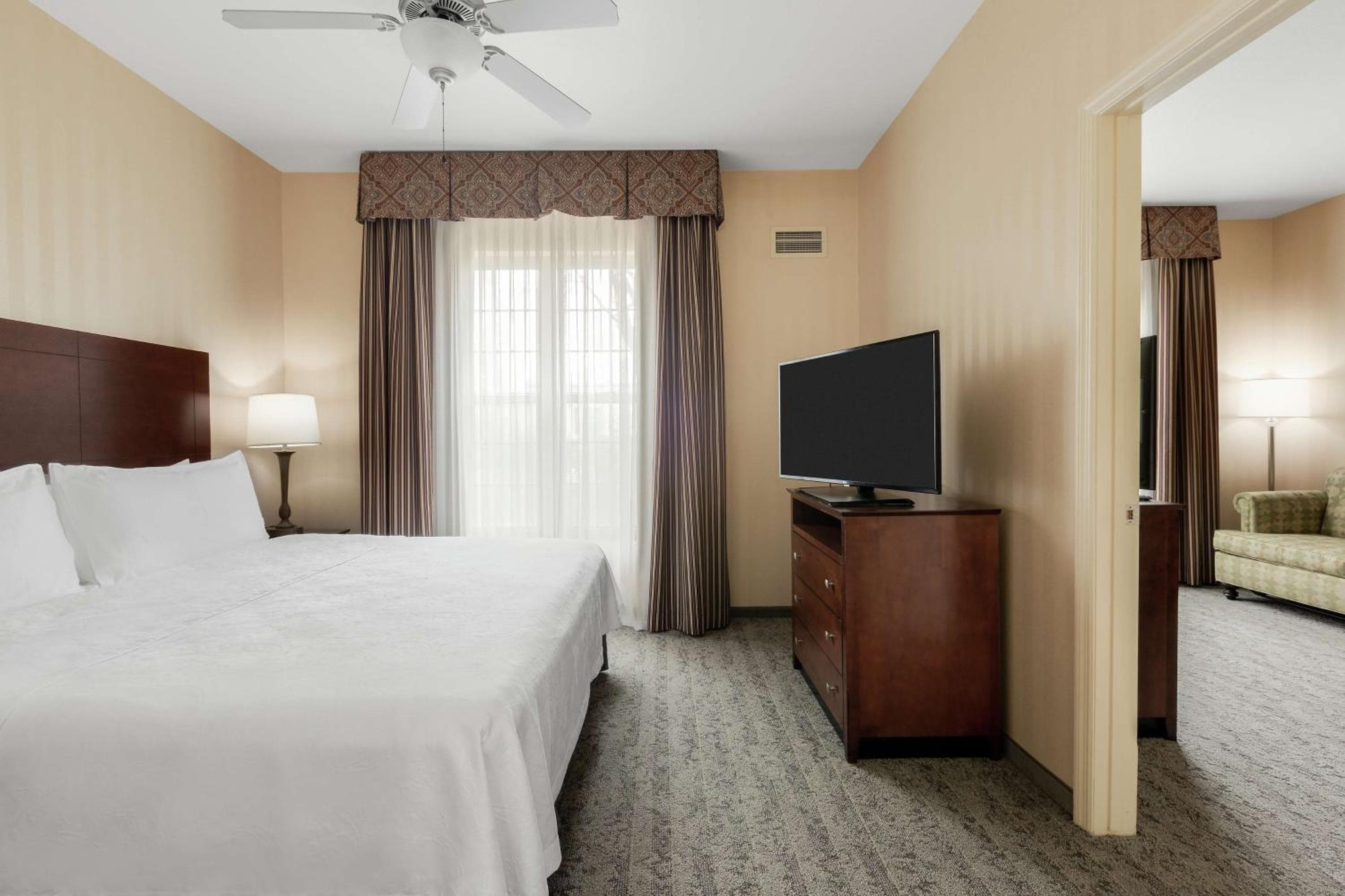 Homewood Suites by Hilton Sacramento Airport-Natomas