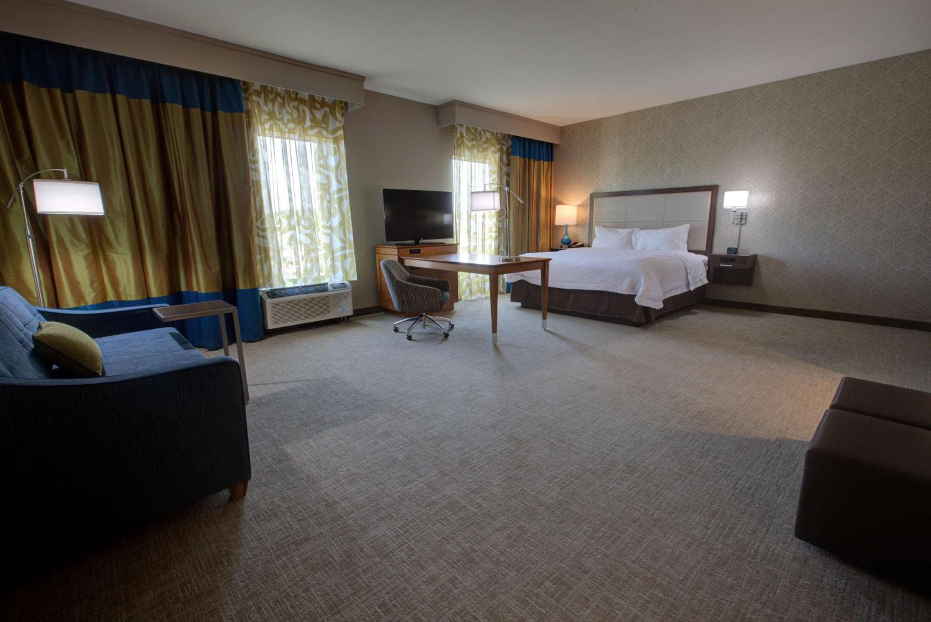 Hampton Inn & Suites by Hilton Tampa Busch Gardens Area