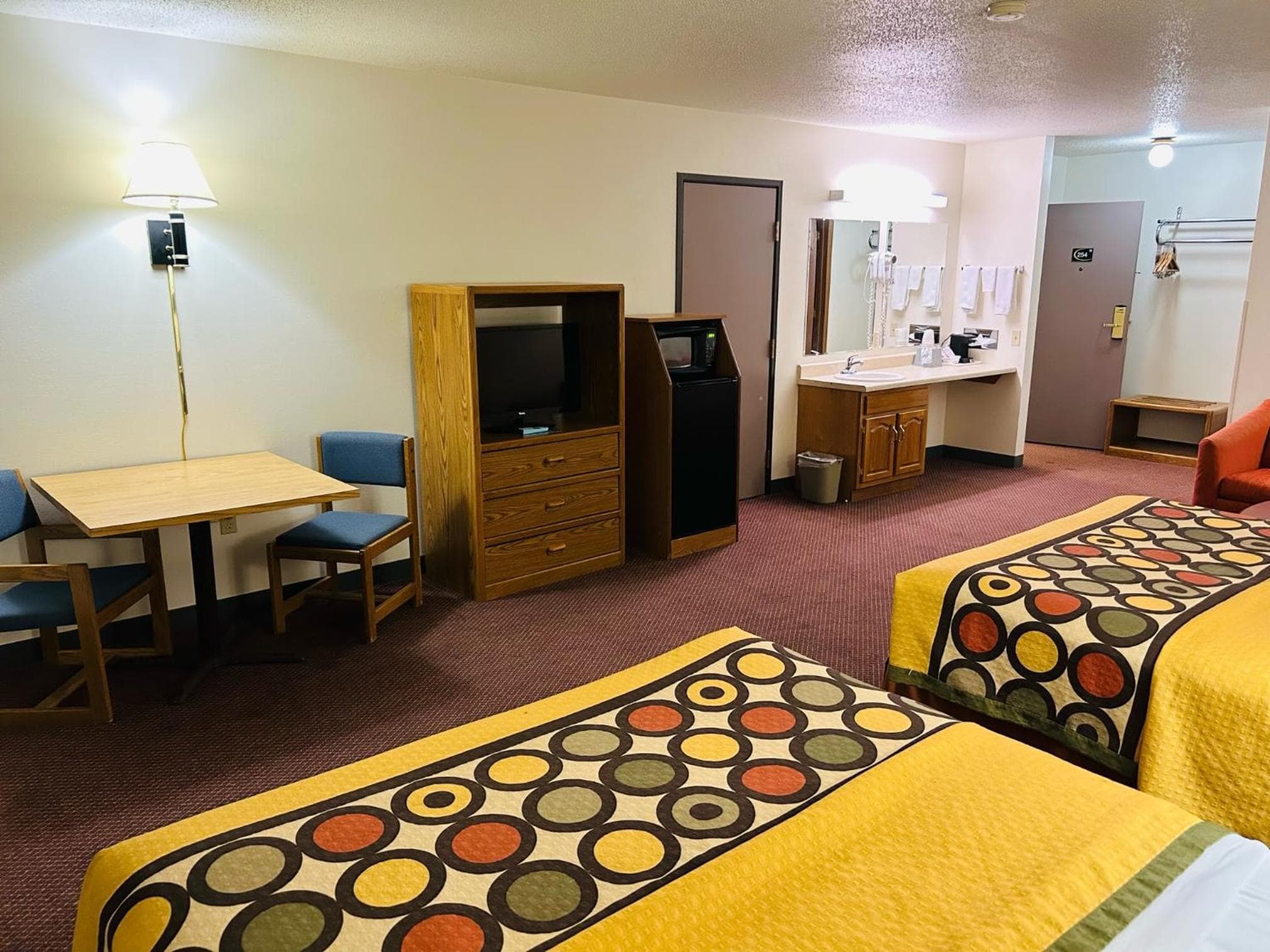 Super 8 by Wyndham Hot Springs