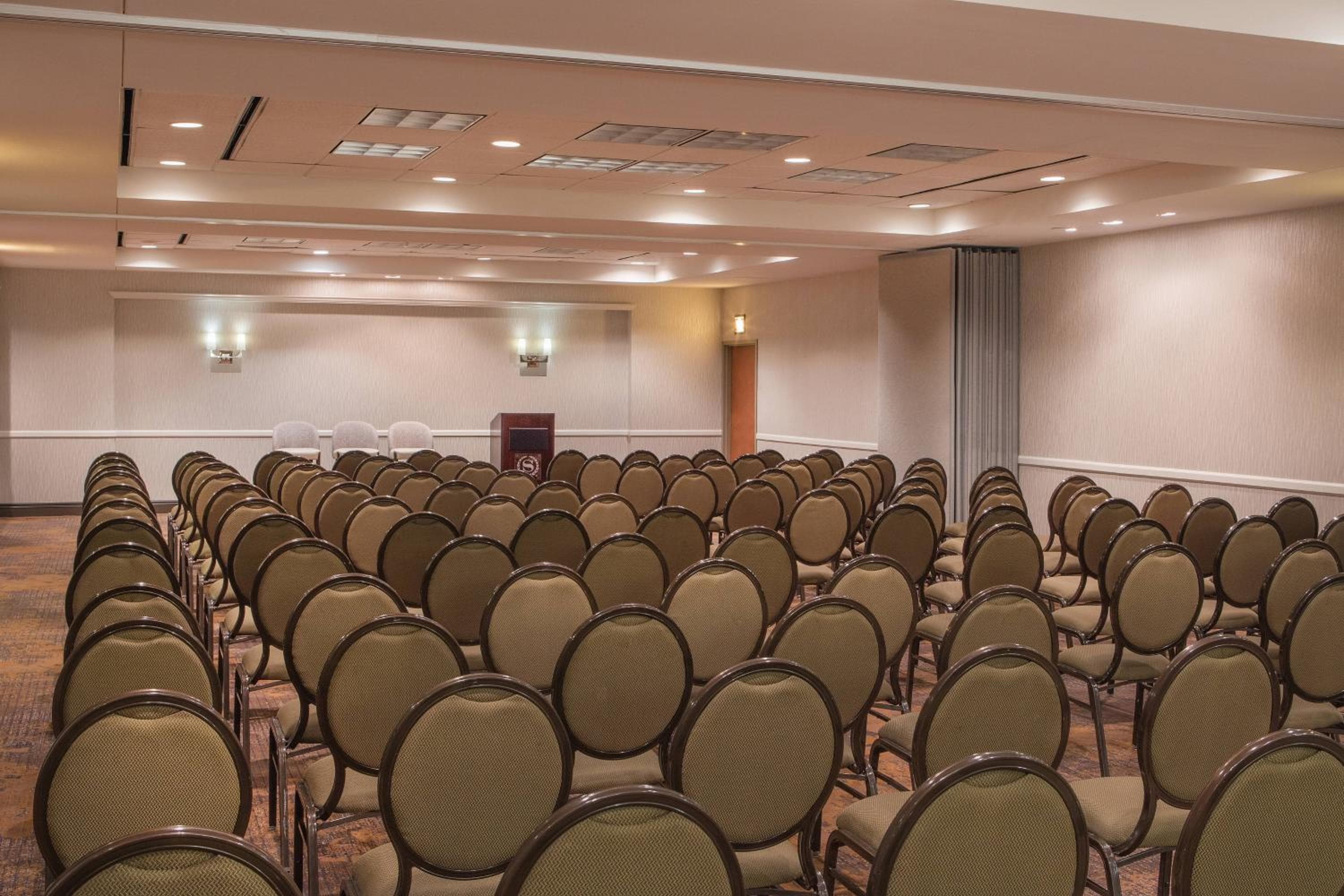 Sheraton Suites Chicago Elk Grove
