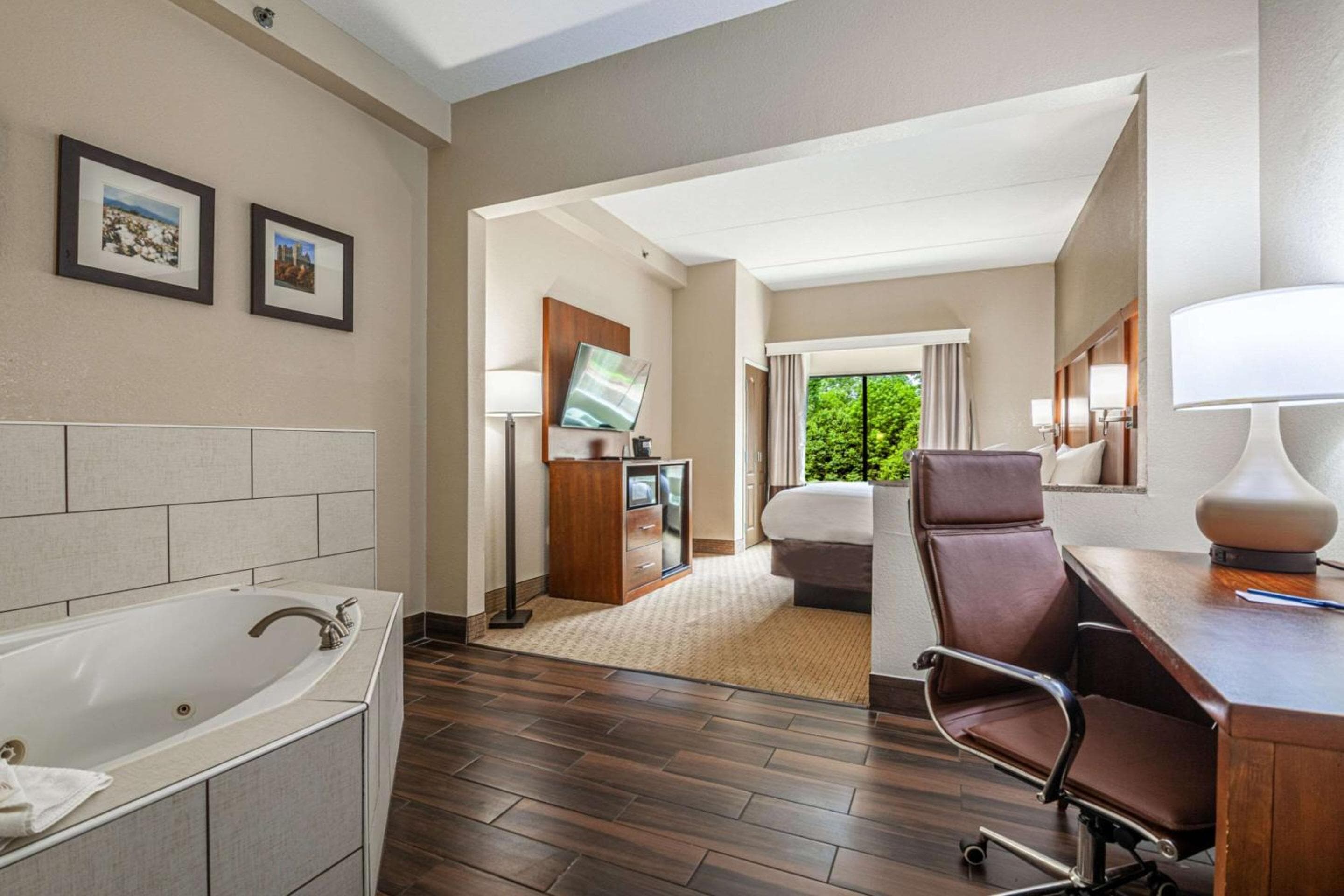 Comfort Suites Morrow- Atlanta South