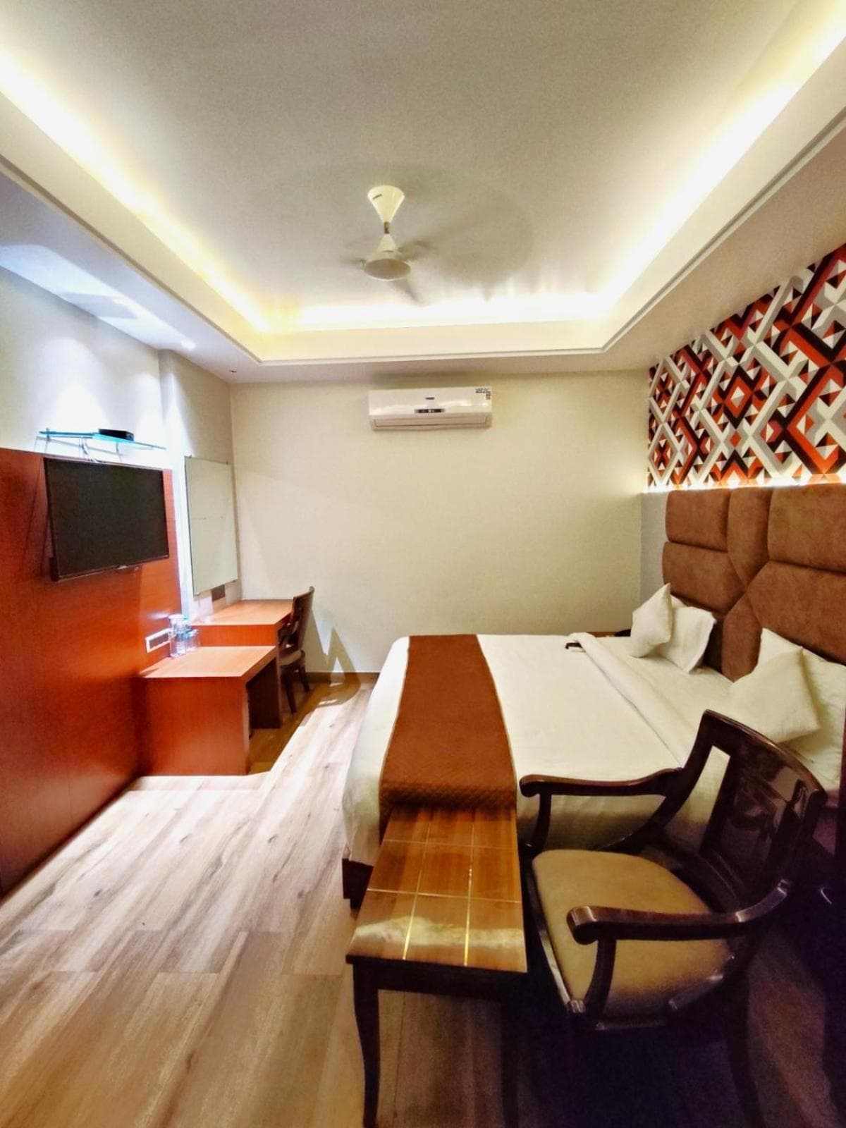 Hotel The Park View Prayagraj