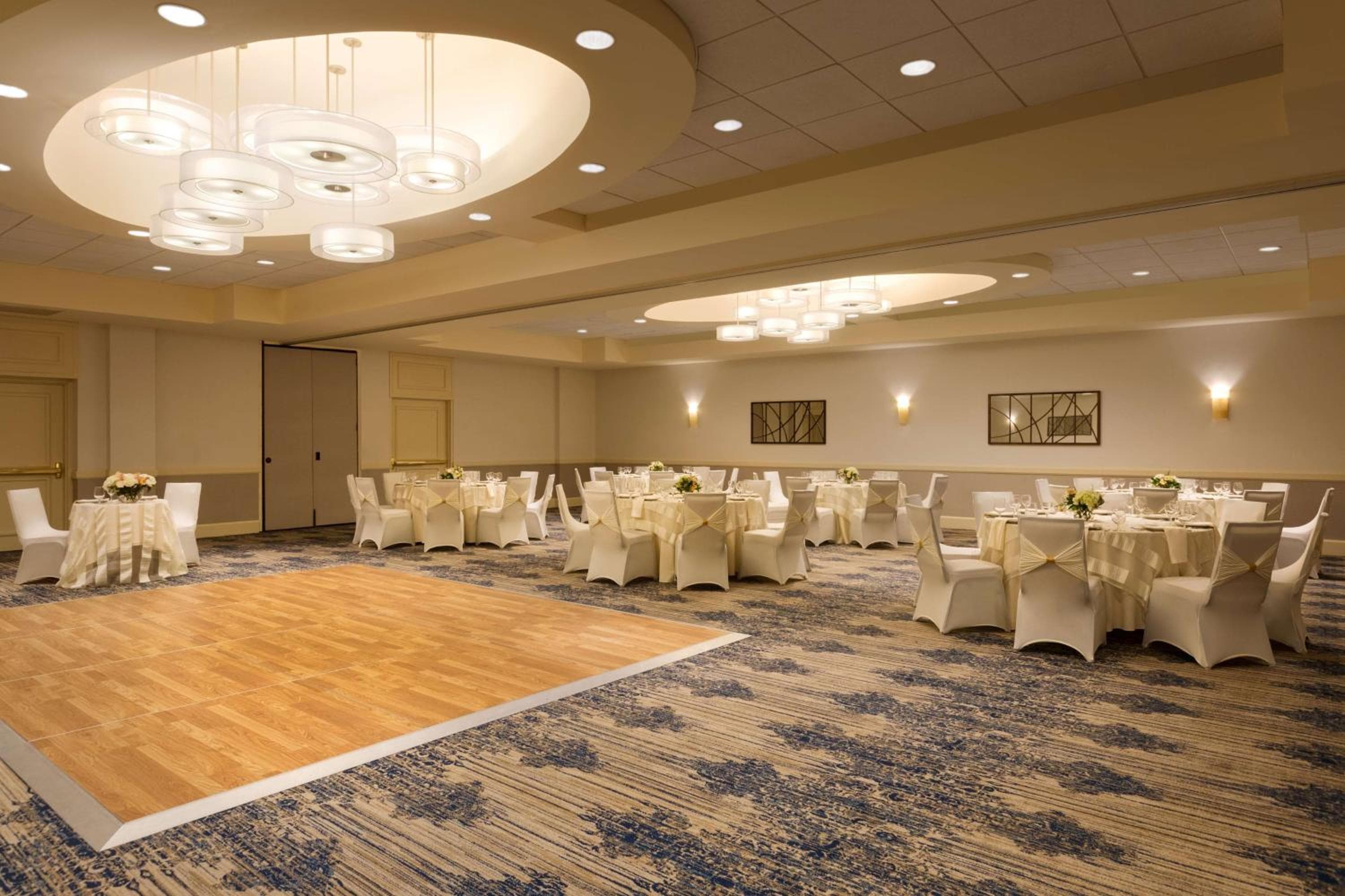 Embassy Suites by Hilton Boston Waltham