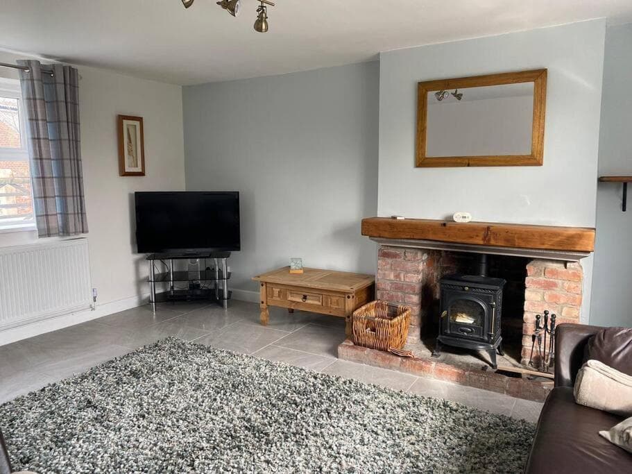 Newton Hall Farm cottage, hot tub garden views Nr Lytham Ribby