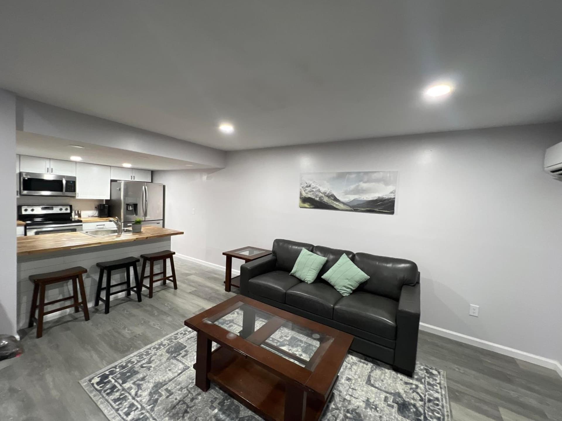 Veda Inn & Cottages