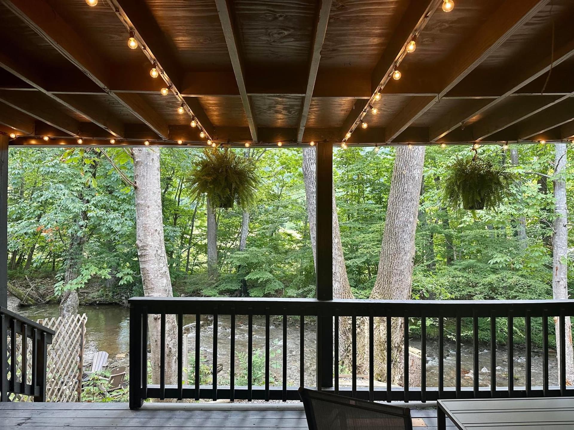 Veda Inn & Cottages
