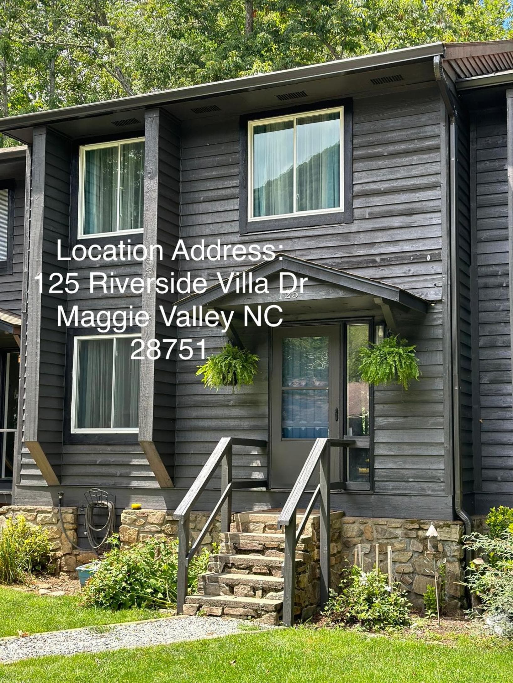 Veda Inn & Cottages