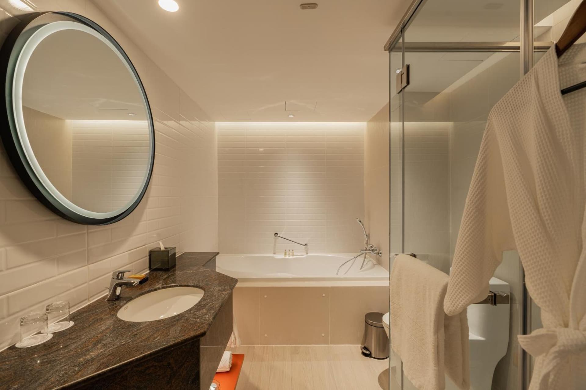 DoubleTree by Hilton Bangkok Ploenchit