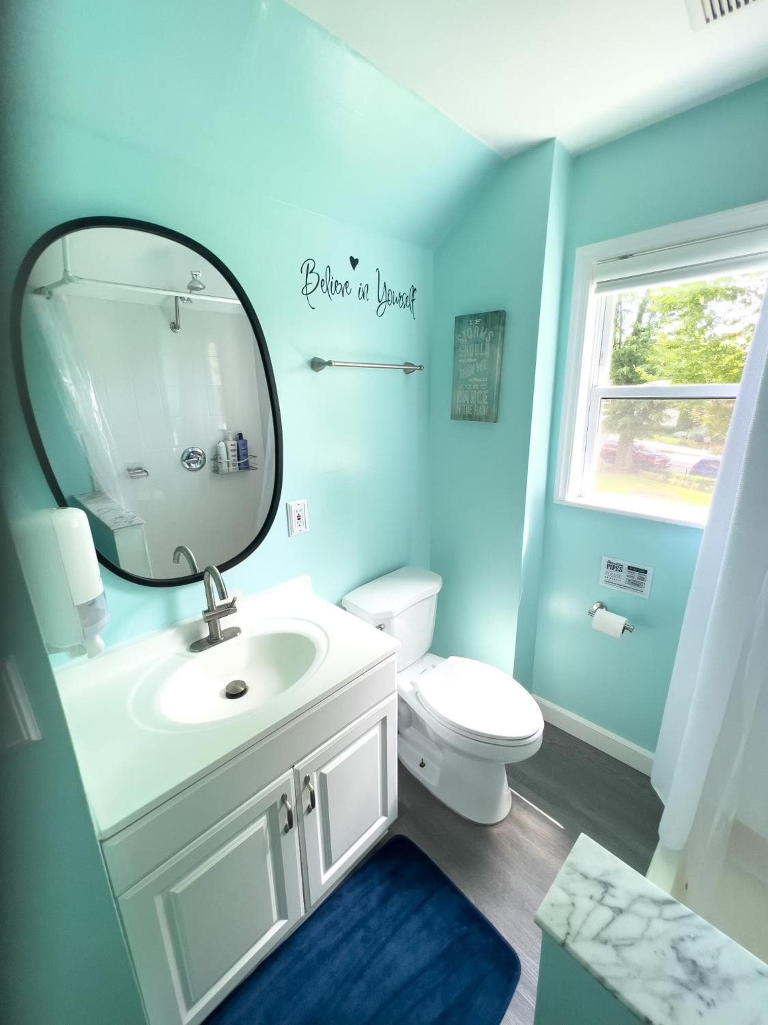 Sunny Queen bedroom feel like home!!