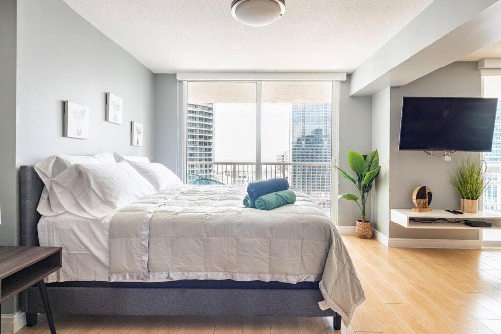 Brickell Center w/City & Bay View + FREE Parking!