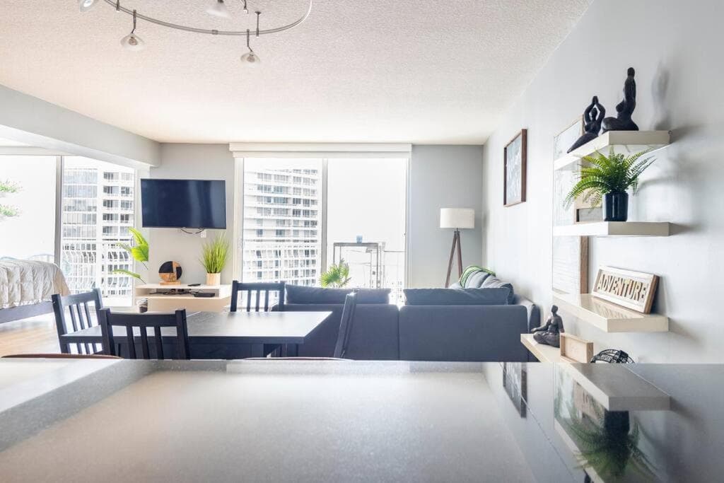 Brickell Center w/City & Bay View + FREE Parking!